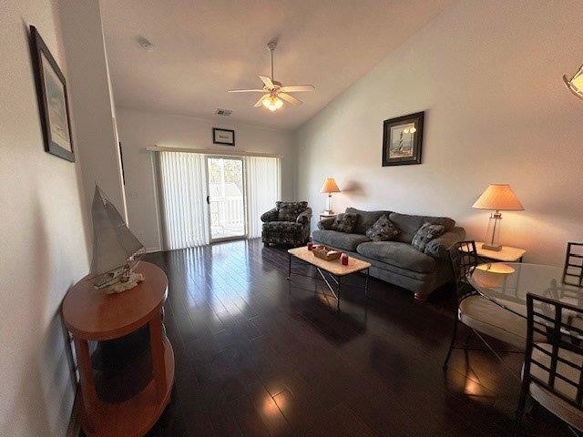 901 West Port Dr. Property Photo 2
