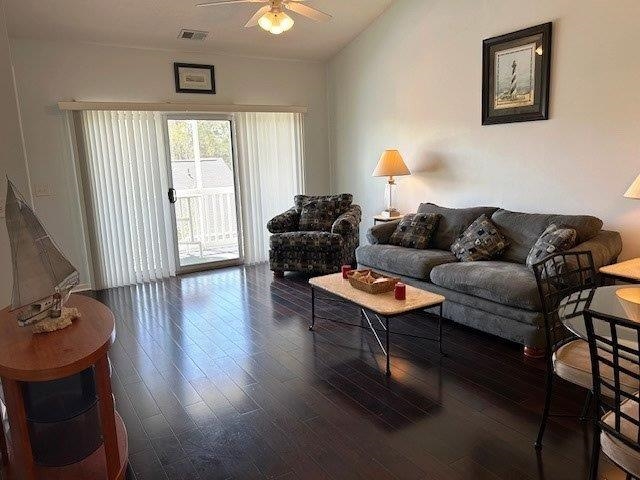 901 West Port Dr. Property Photo 5