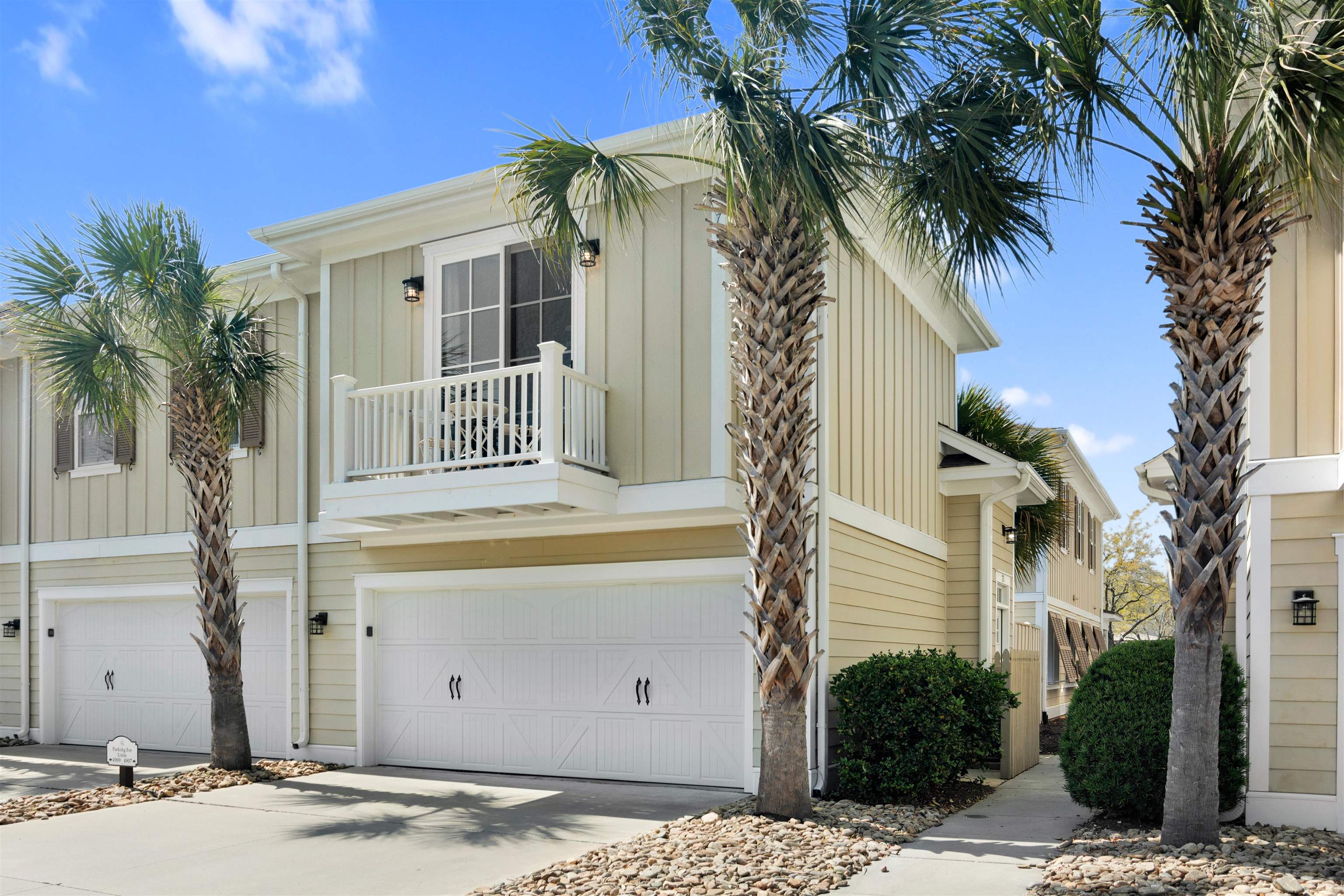 711 Madiera Dr. Property Photo 2