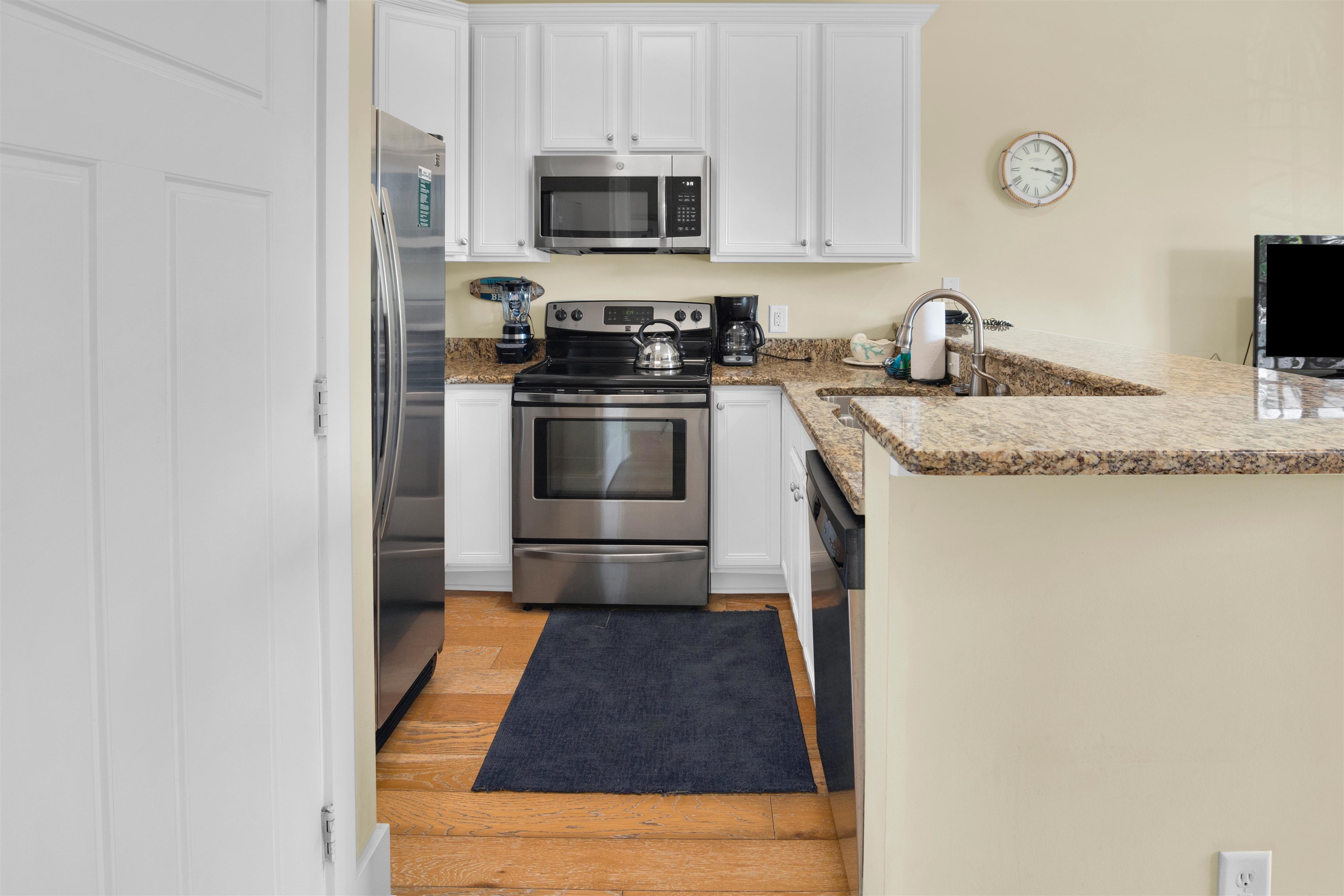 711 Madiera Dr. Property Photo 15