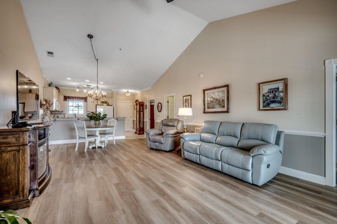 4894 Luster Leaf Circle Property Photo 5