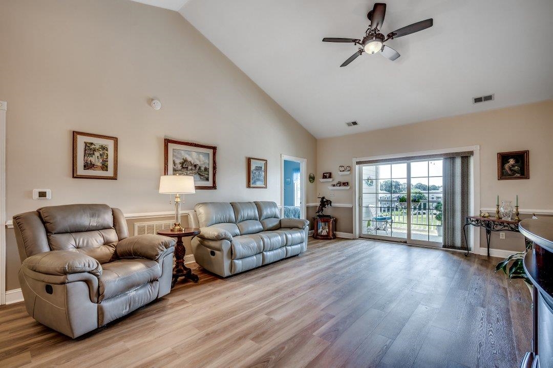 4894 Luster Leaf Circle Property Photo 6