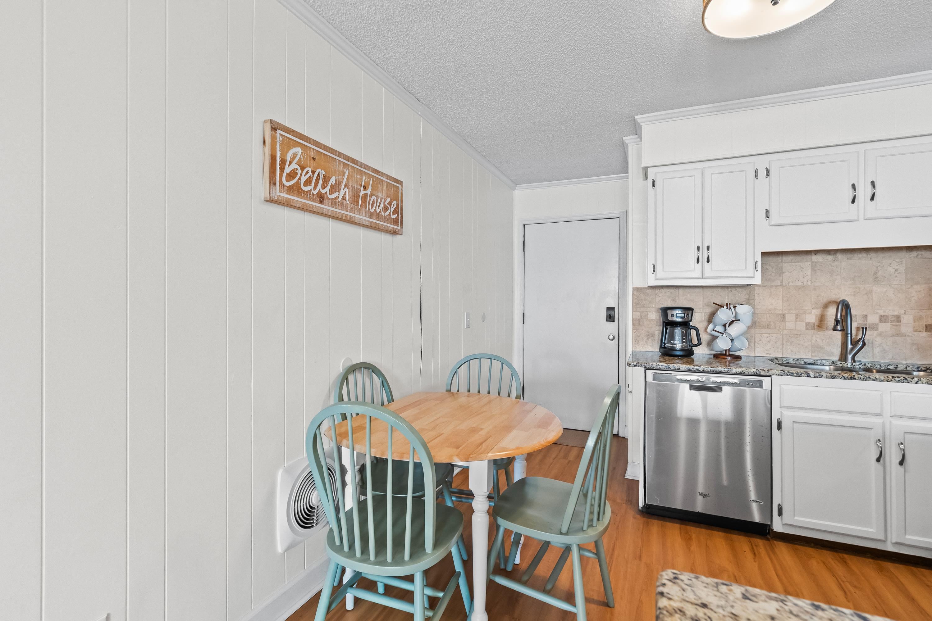 9520 Shore Dr. Property Photo 28