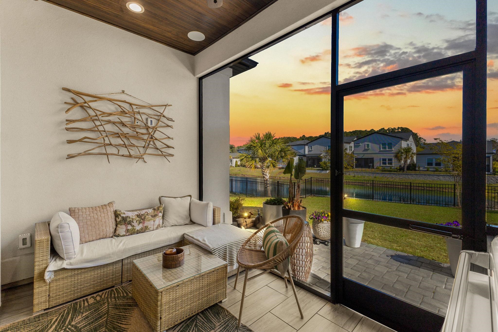 6702 Ocean Breeze Loop Property Photo 3