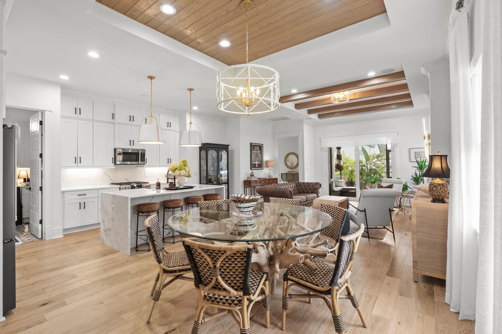 6702 Ocean Breeze Loop Property Photo 8