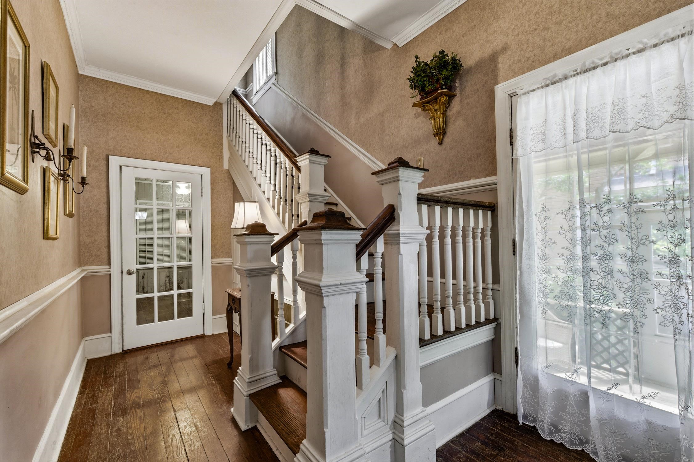 930 Highmarket St. Property Photo 6