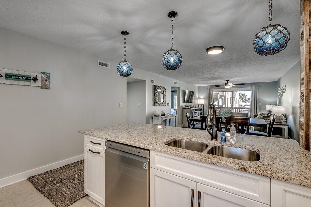 5515 N Ocean Blvd. N Property Photo 5