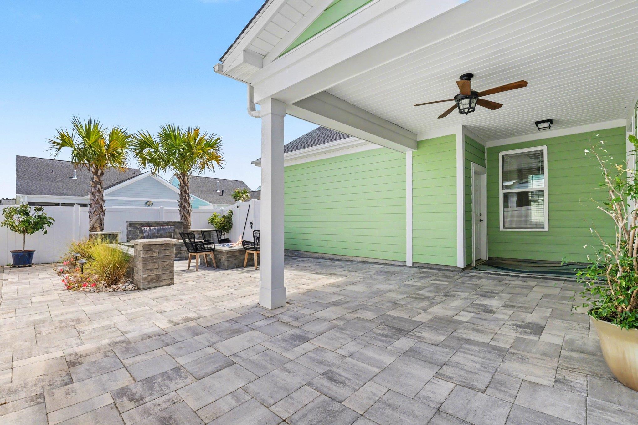 2063 Singing Palm Loop Property Photo 33