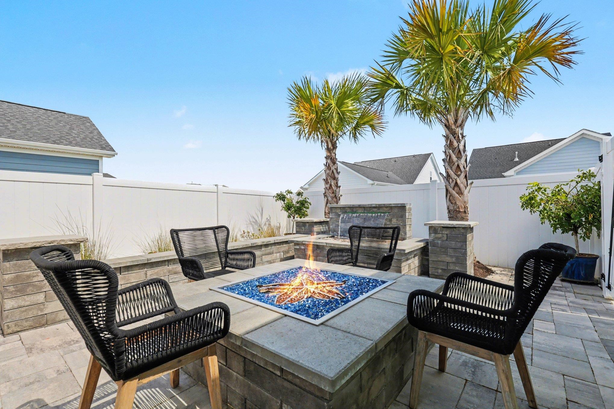 2063 Singing Palm Loop Property Photo 35