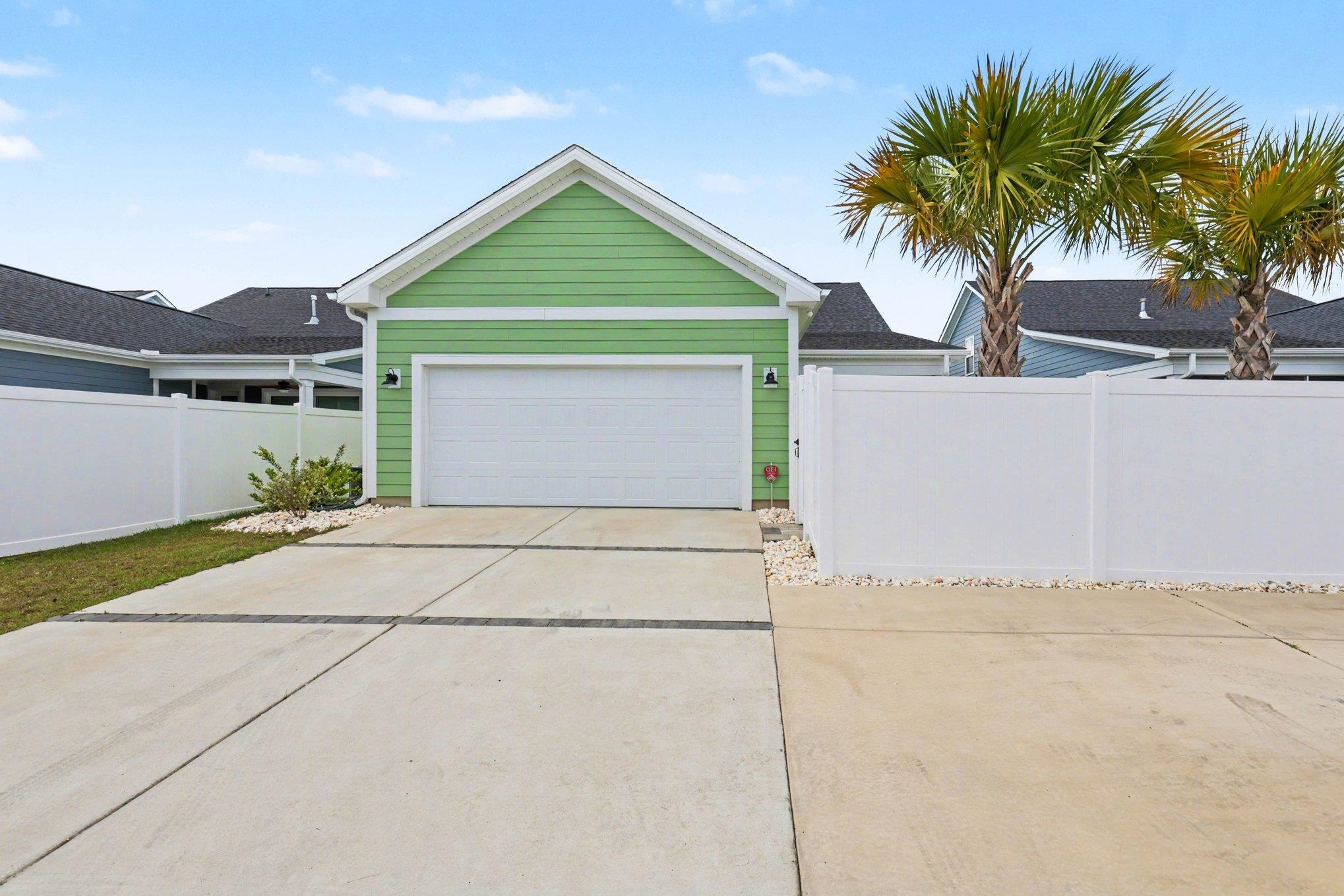 2063 Singing Palm Loop Property Photo 37