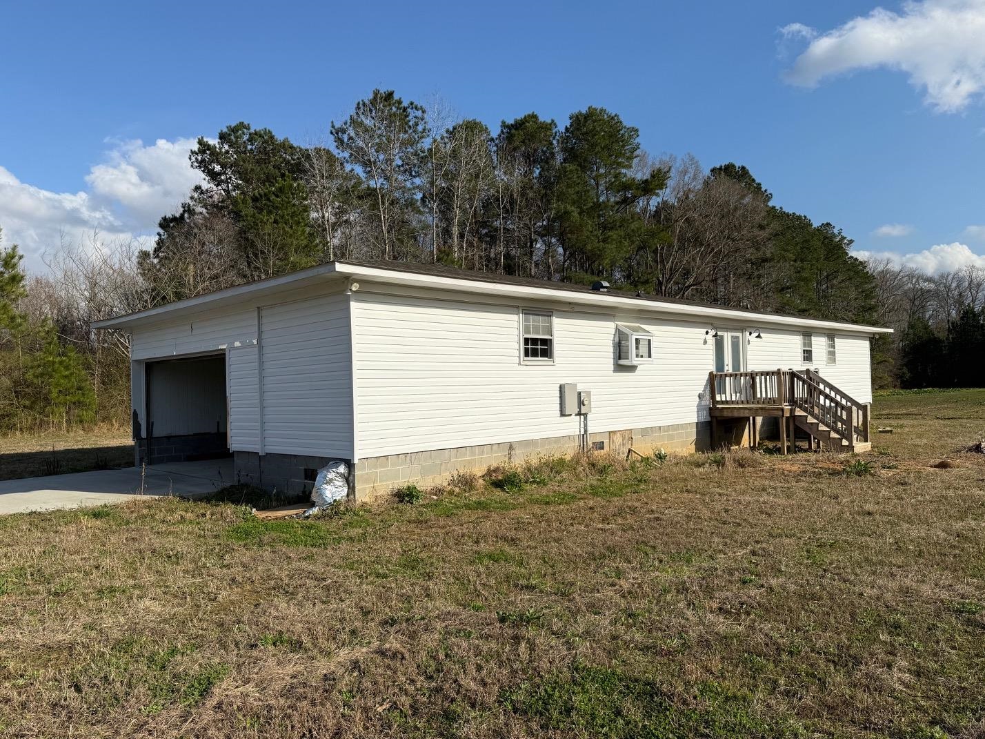 444 L J Rd. Property Photo 3