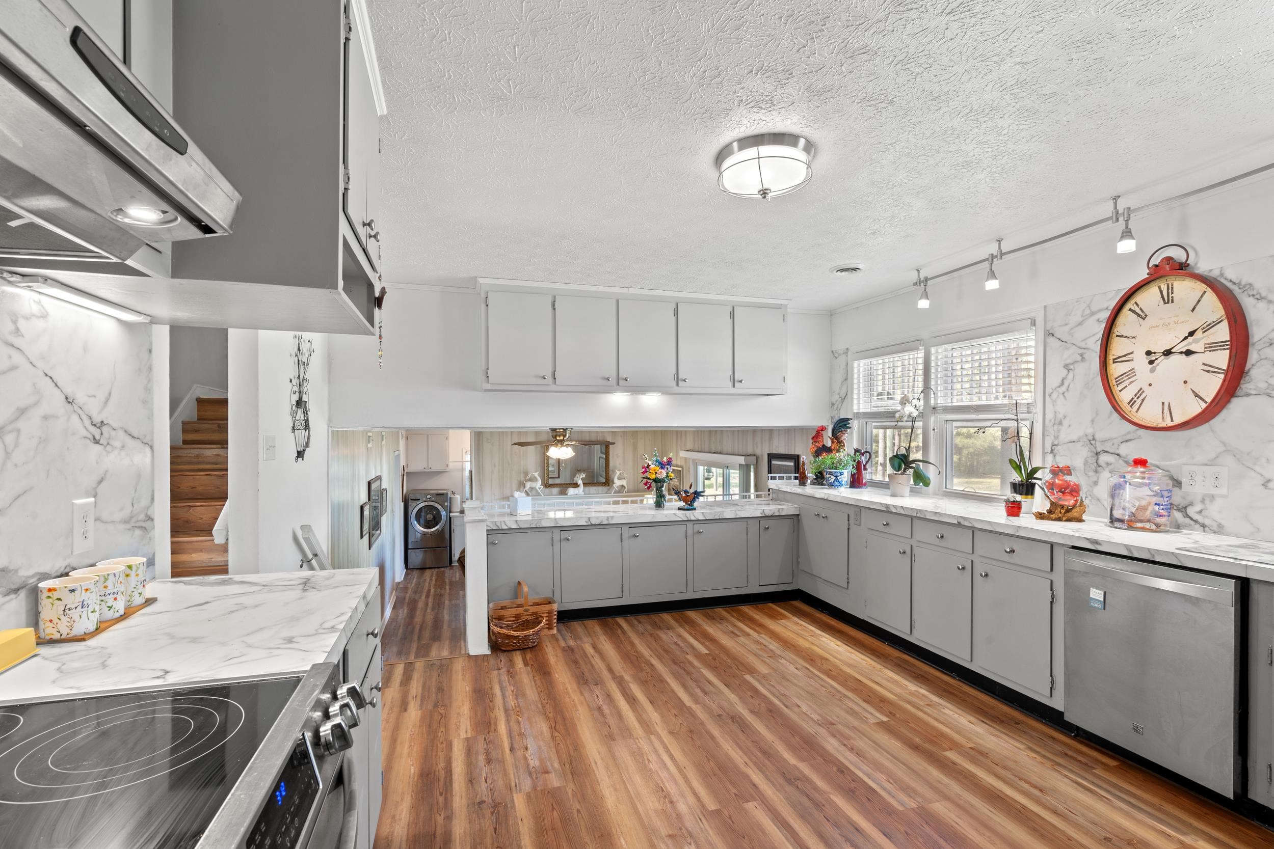 2031 Highway 129 Property Photo 9