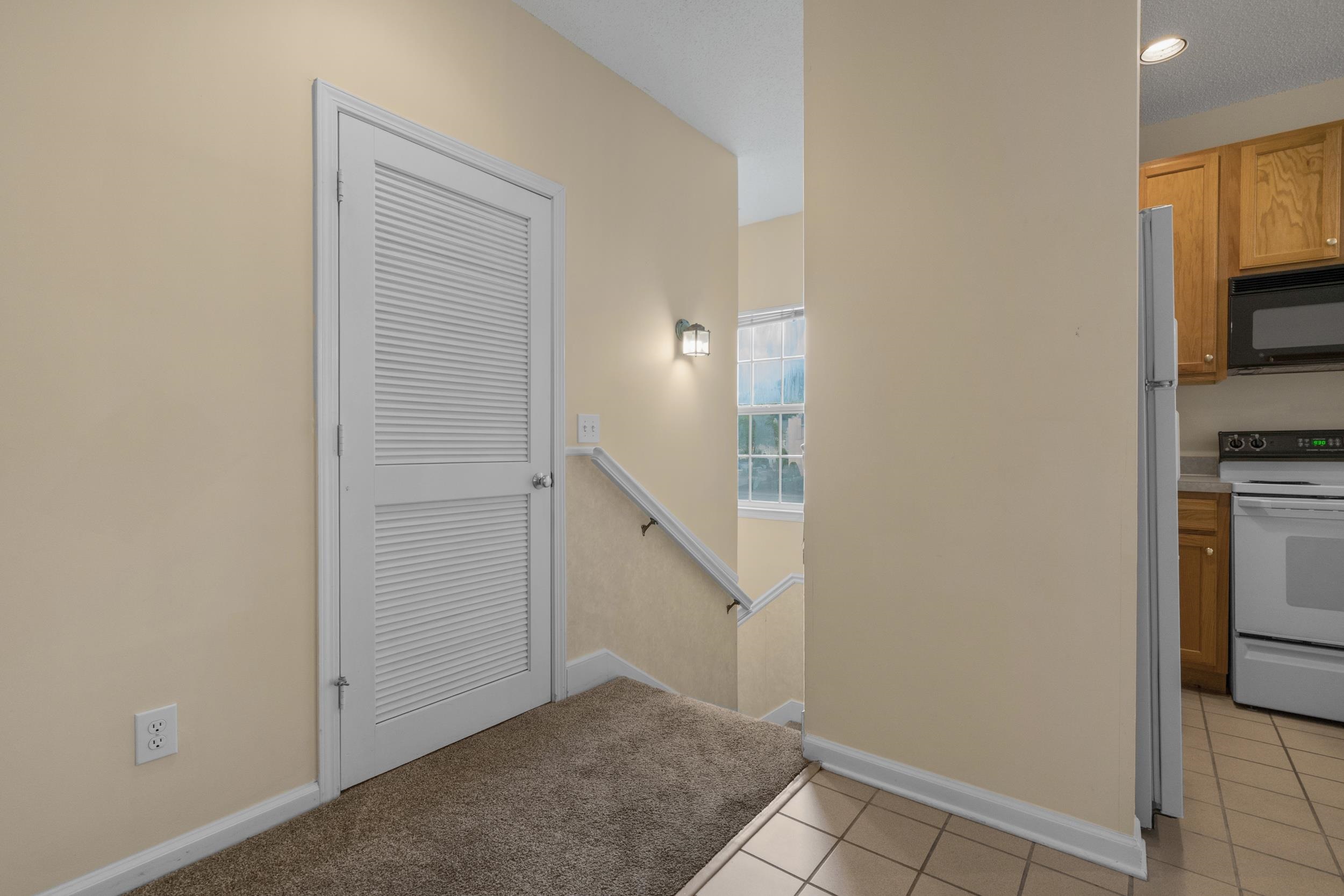 4545 Girvan Dr. Property Photo 6