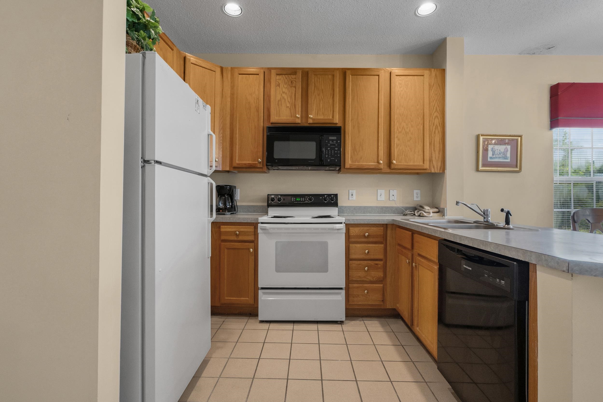 4545 Girvan Dr. Property Photo 14