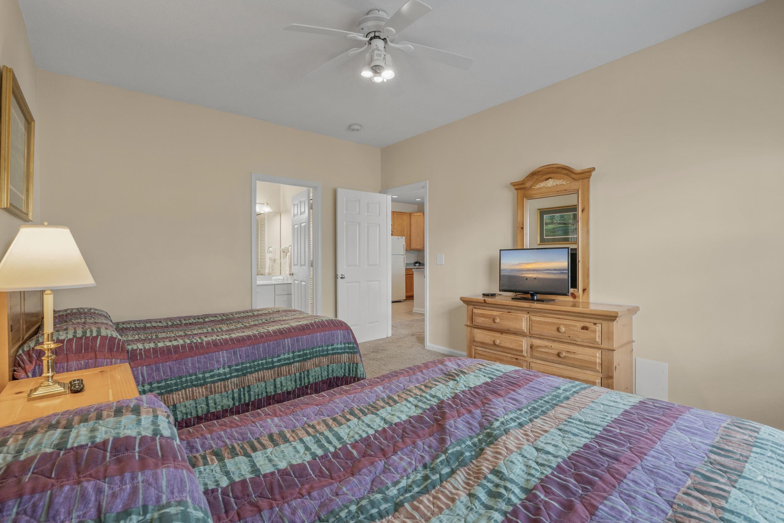 4545 Girvan Dr. Property Photo 17