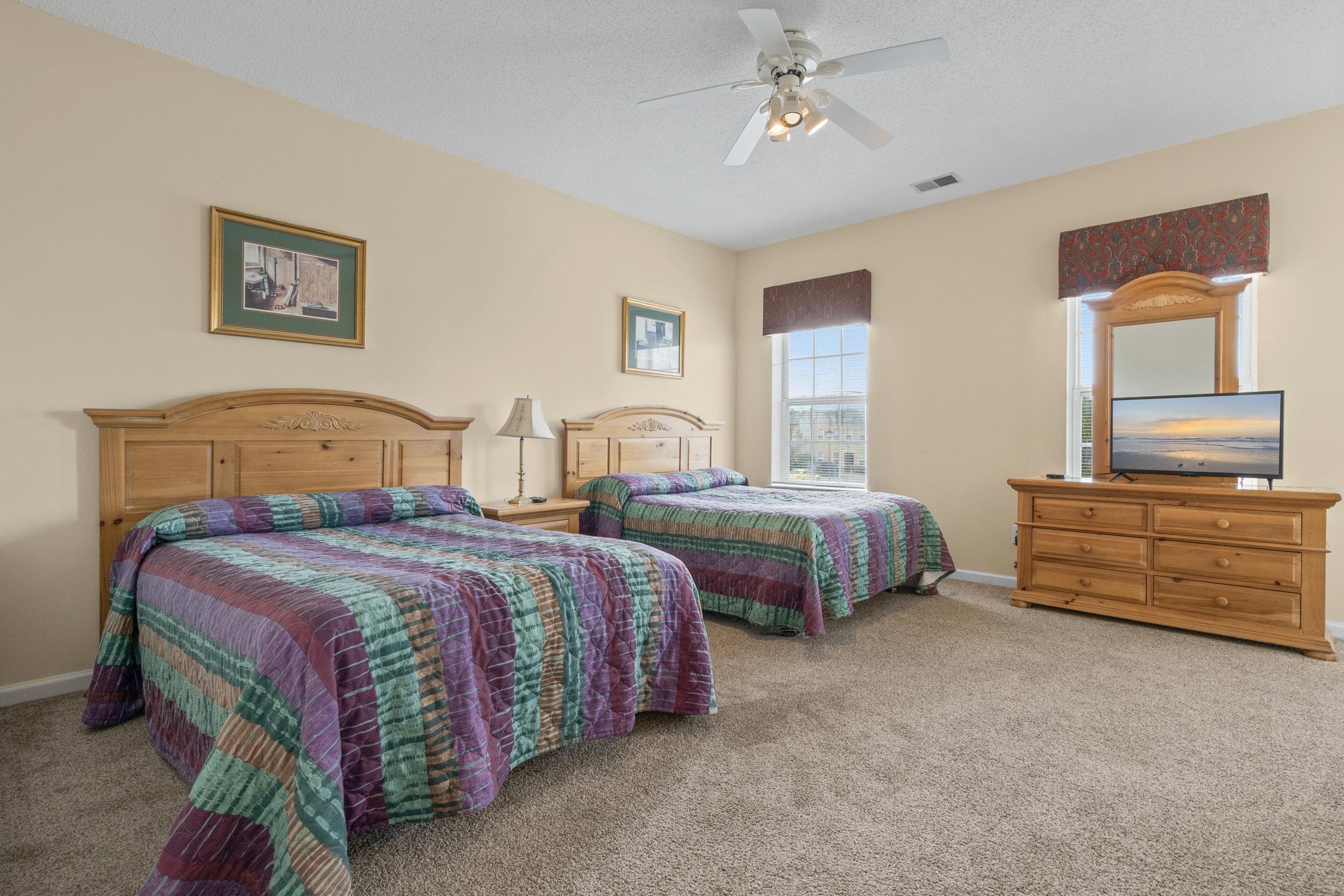 4545 Girvan Dr. Property Photo 19