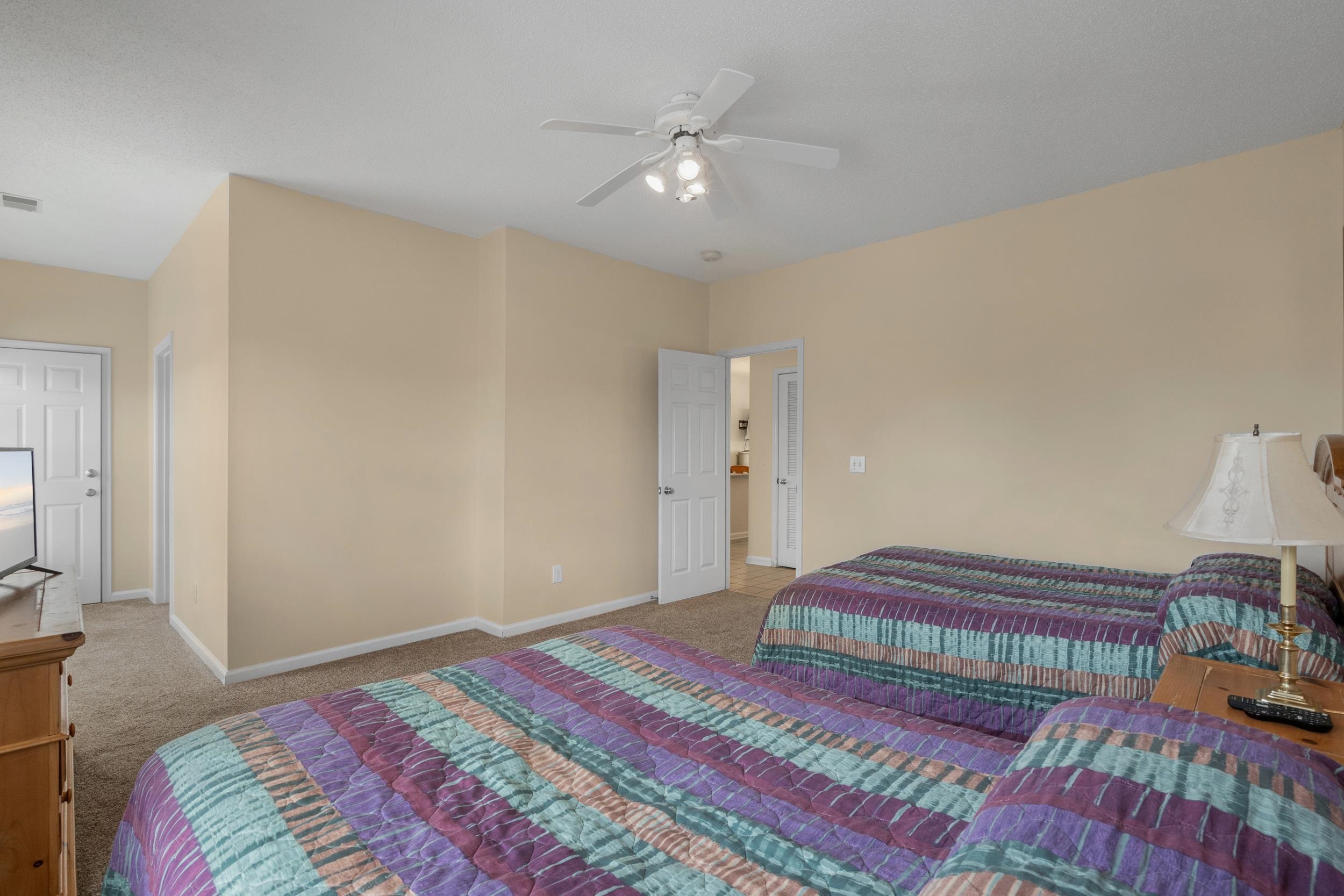 4545 Girvan Dr. Property Photo 20