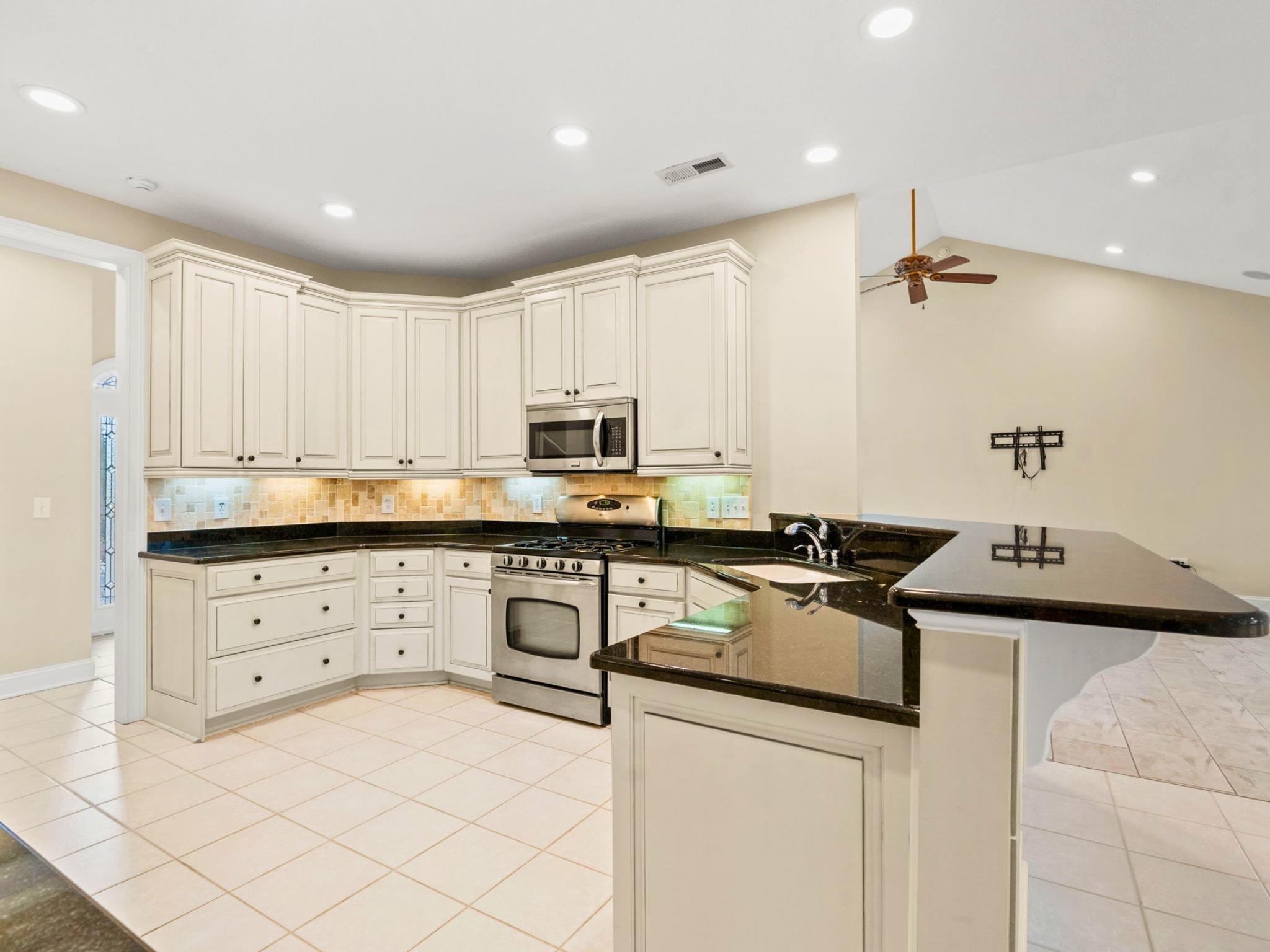 502 Tradewind Ct. Property Photo 14