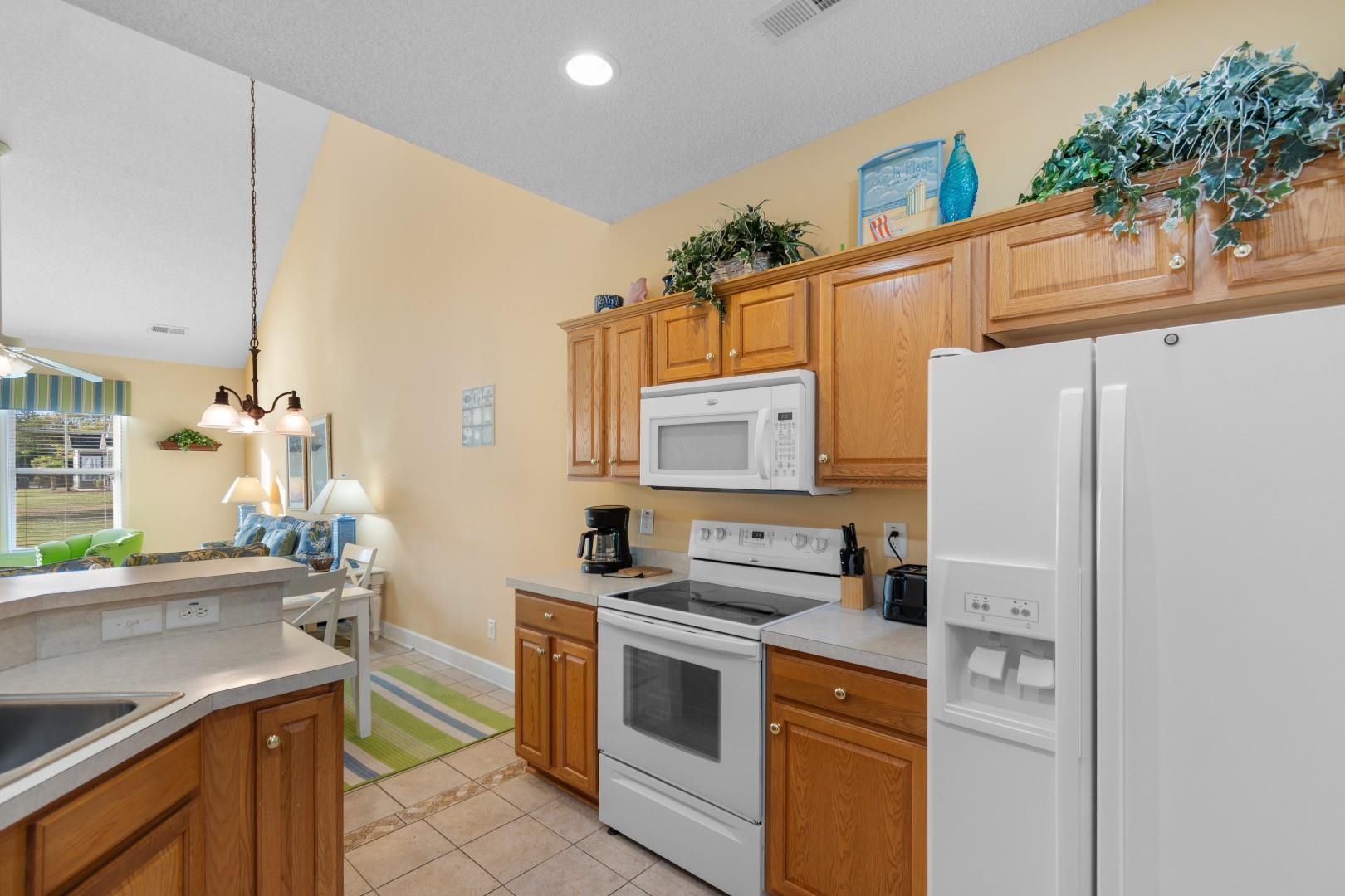6172 Catalina Dr. Property Photo 5