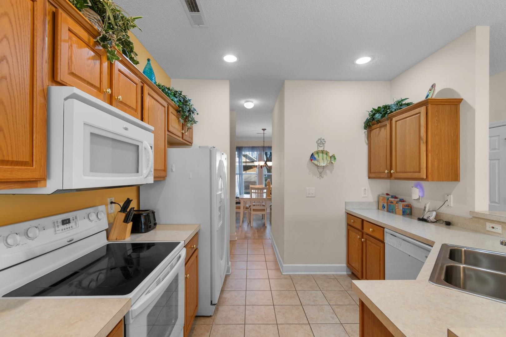 6172 Catalina Dr. Property Photo 6