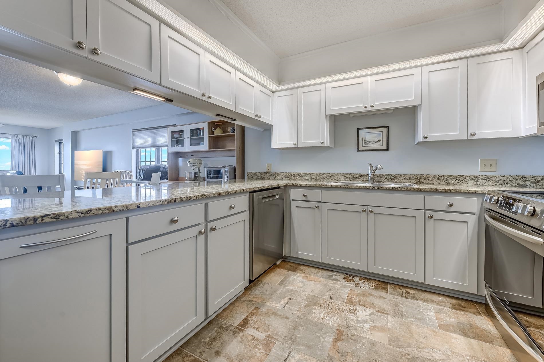 6108 N Ocean Blvd. Property Photo 4