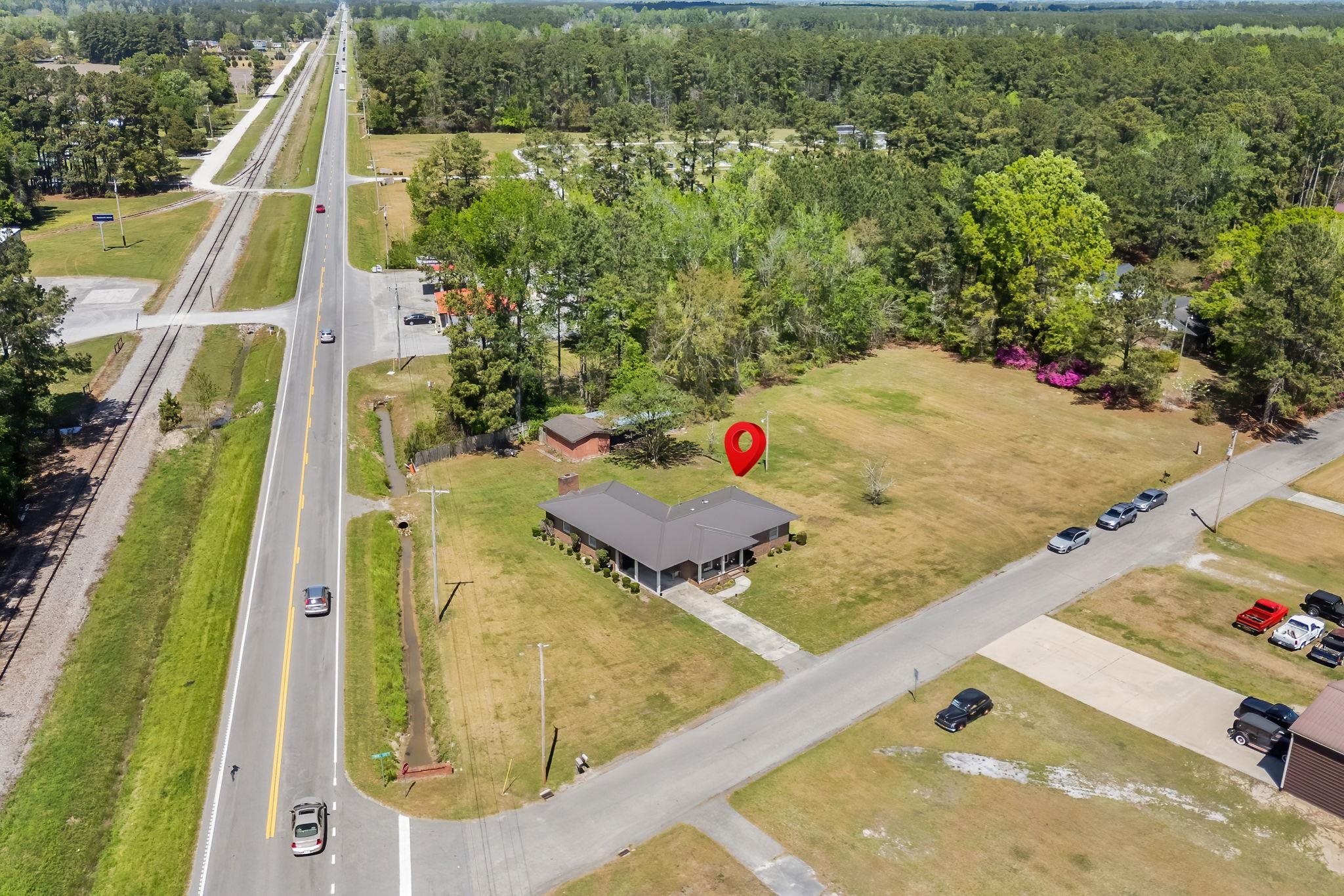 105 Twin City Circle Property Photo 2