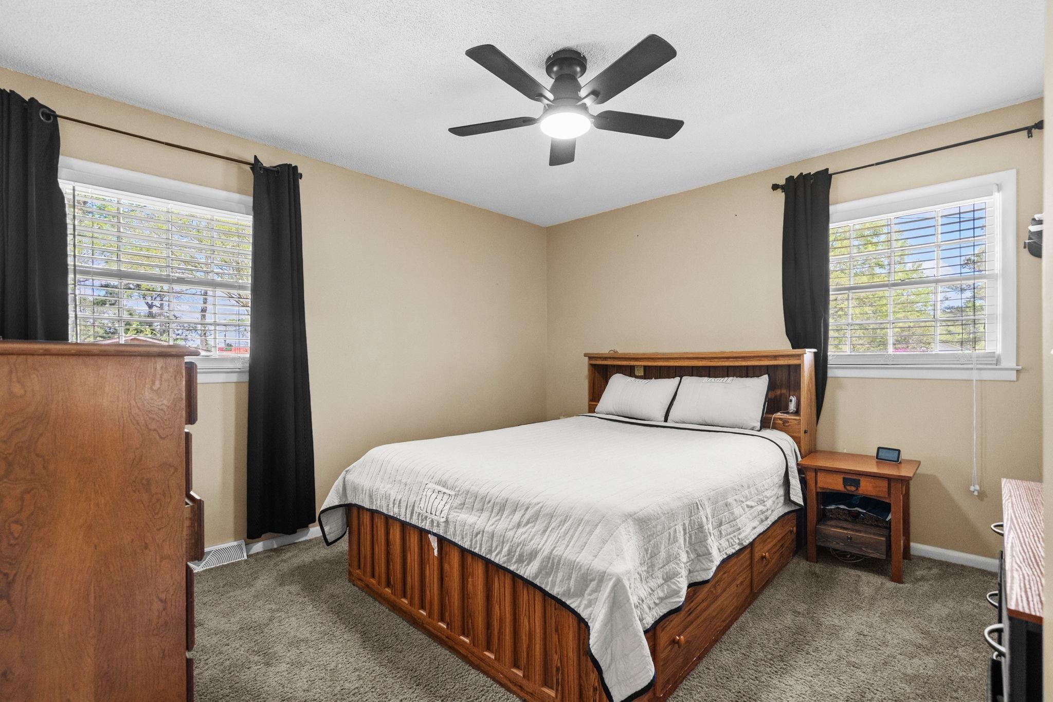 105 Twin City Circle Property Photo 5