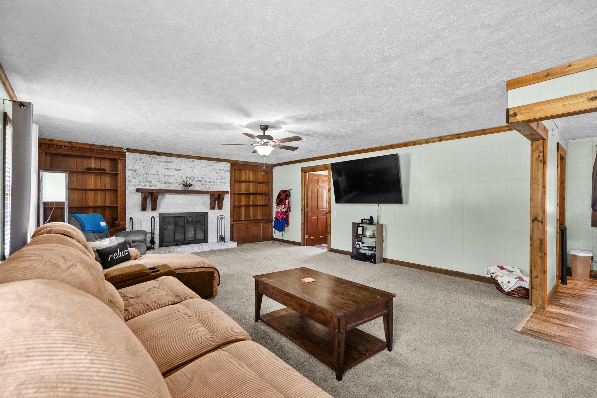 105 Twin City Circle Property Photo 8