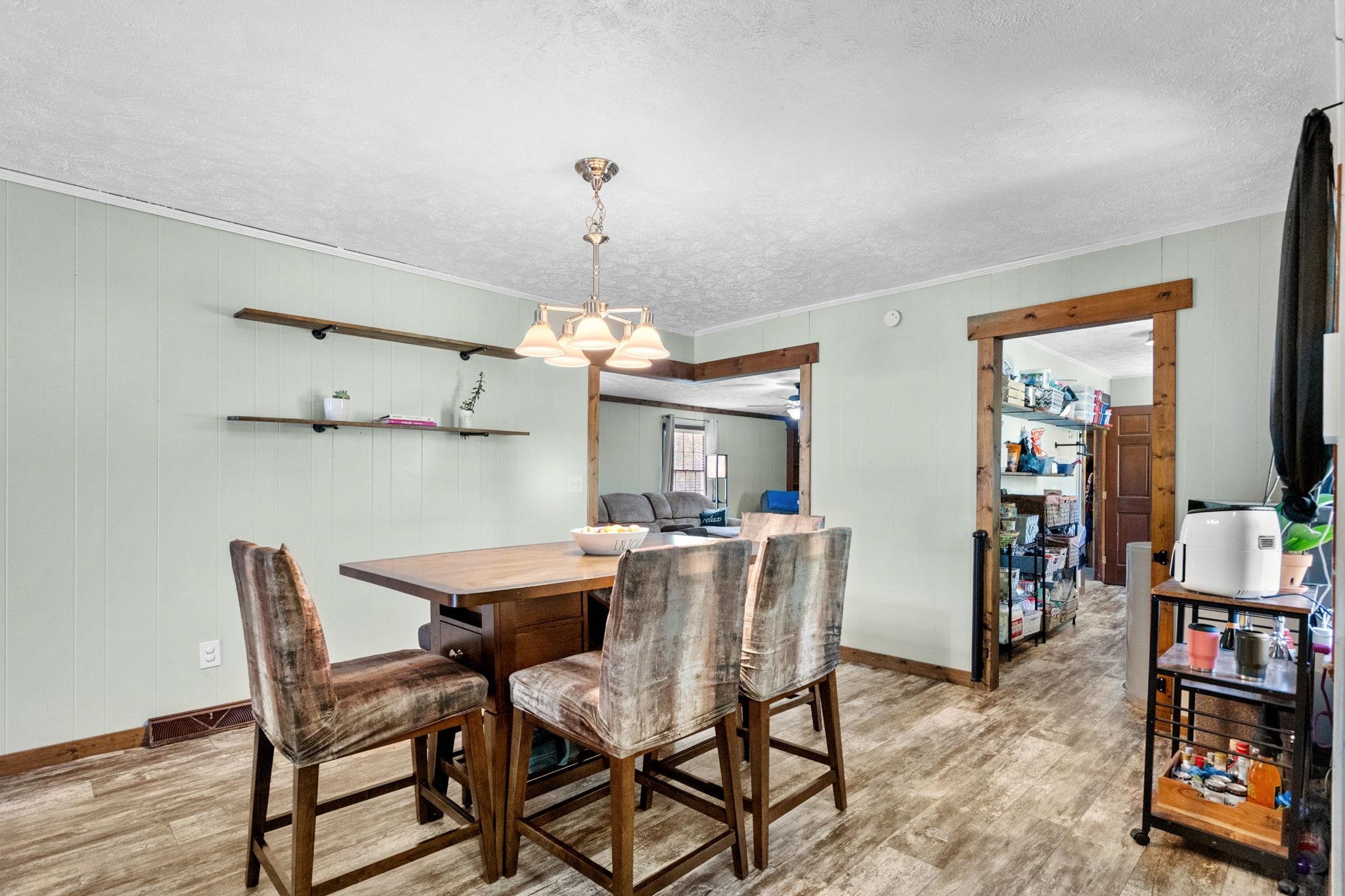105 Twin City Circle Property Photo 10