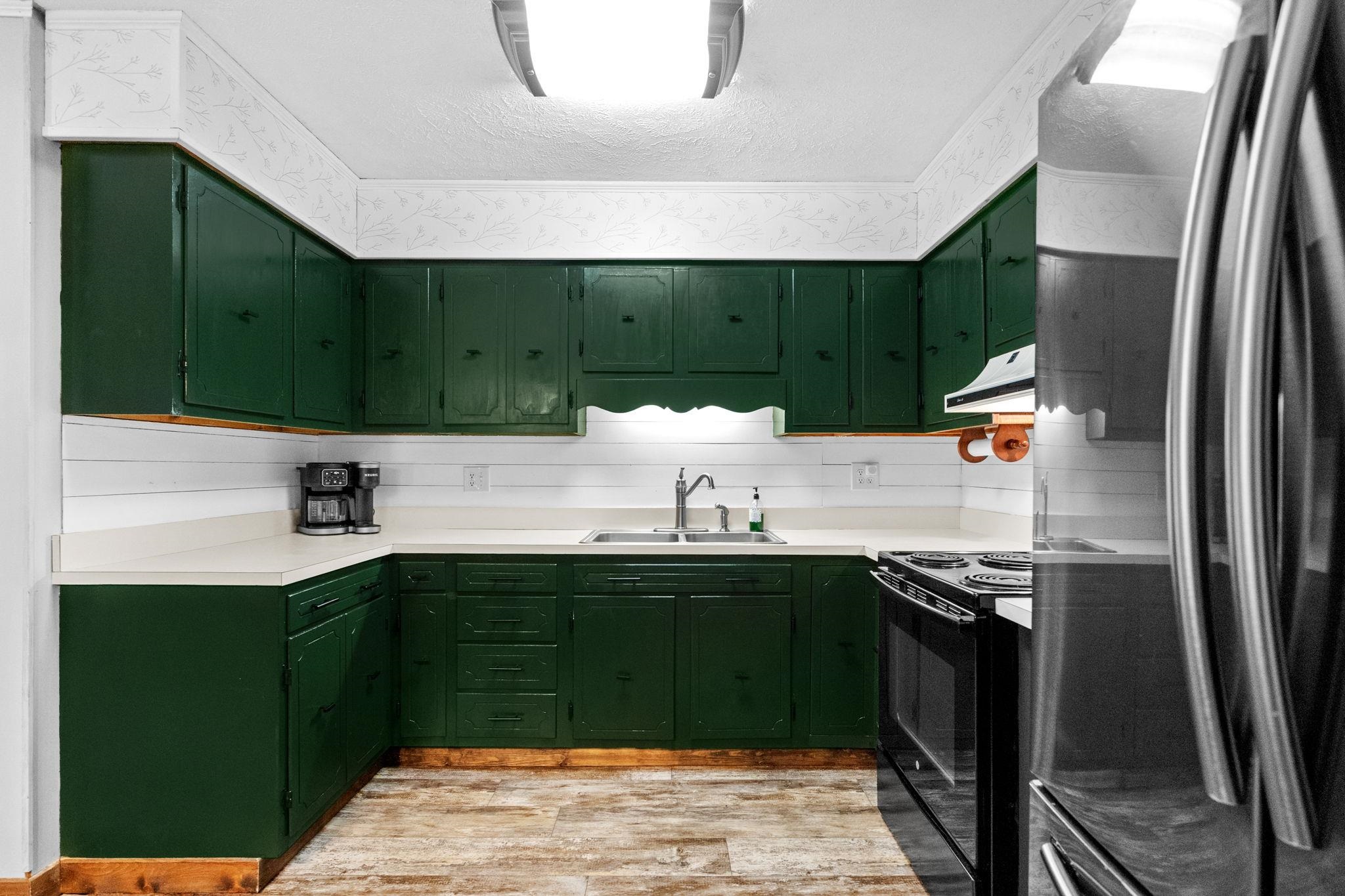 105 Twin City Circle Property Photo 11