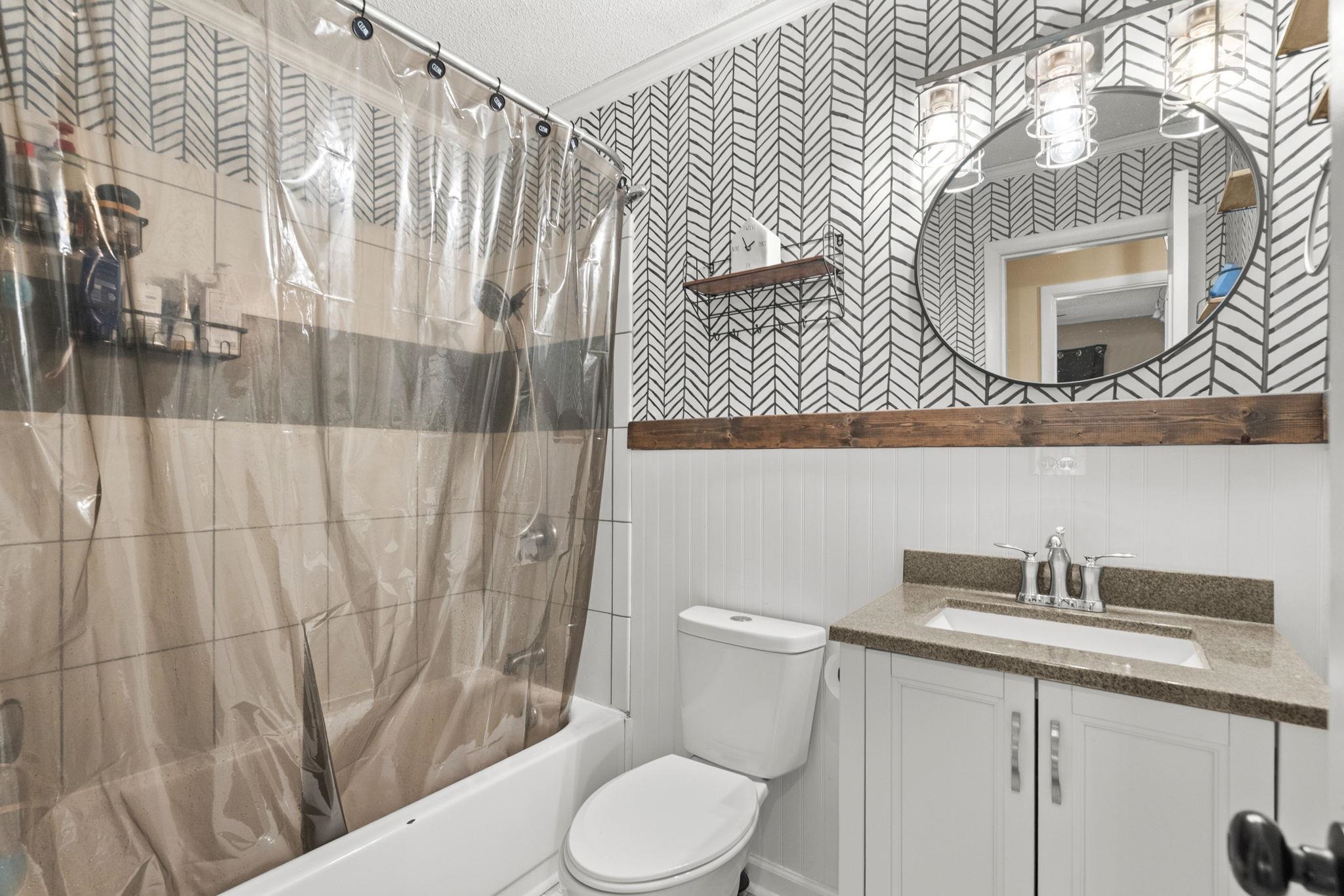 105 Twin City Circle Property Photo 13