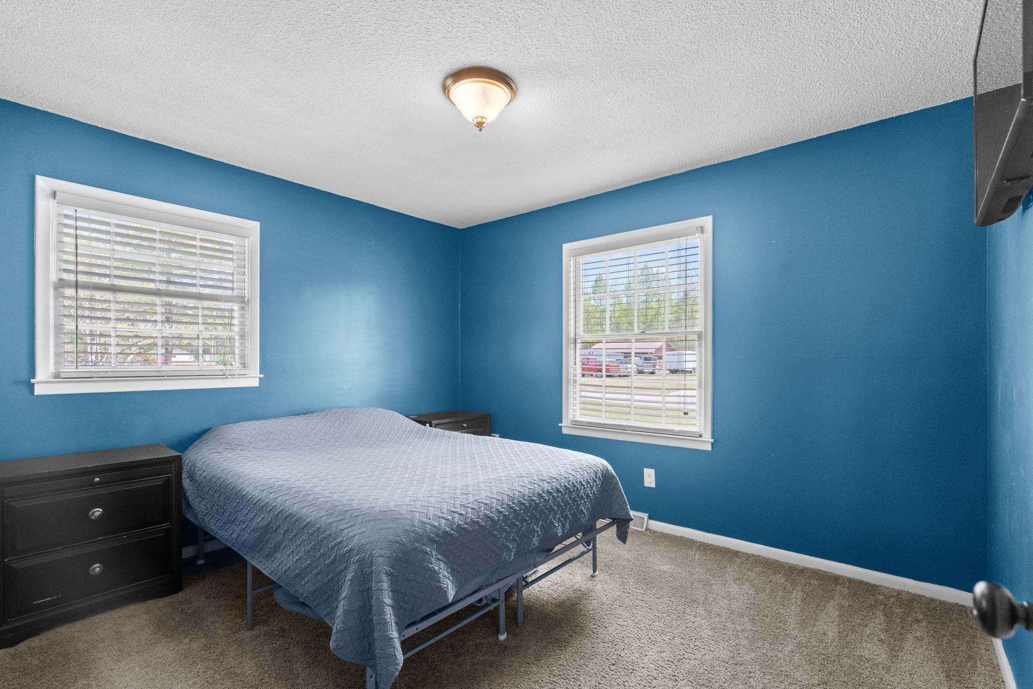 105 Twin City Circle Property Photo 14