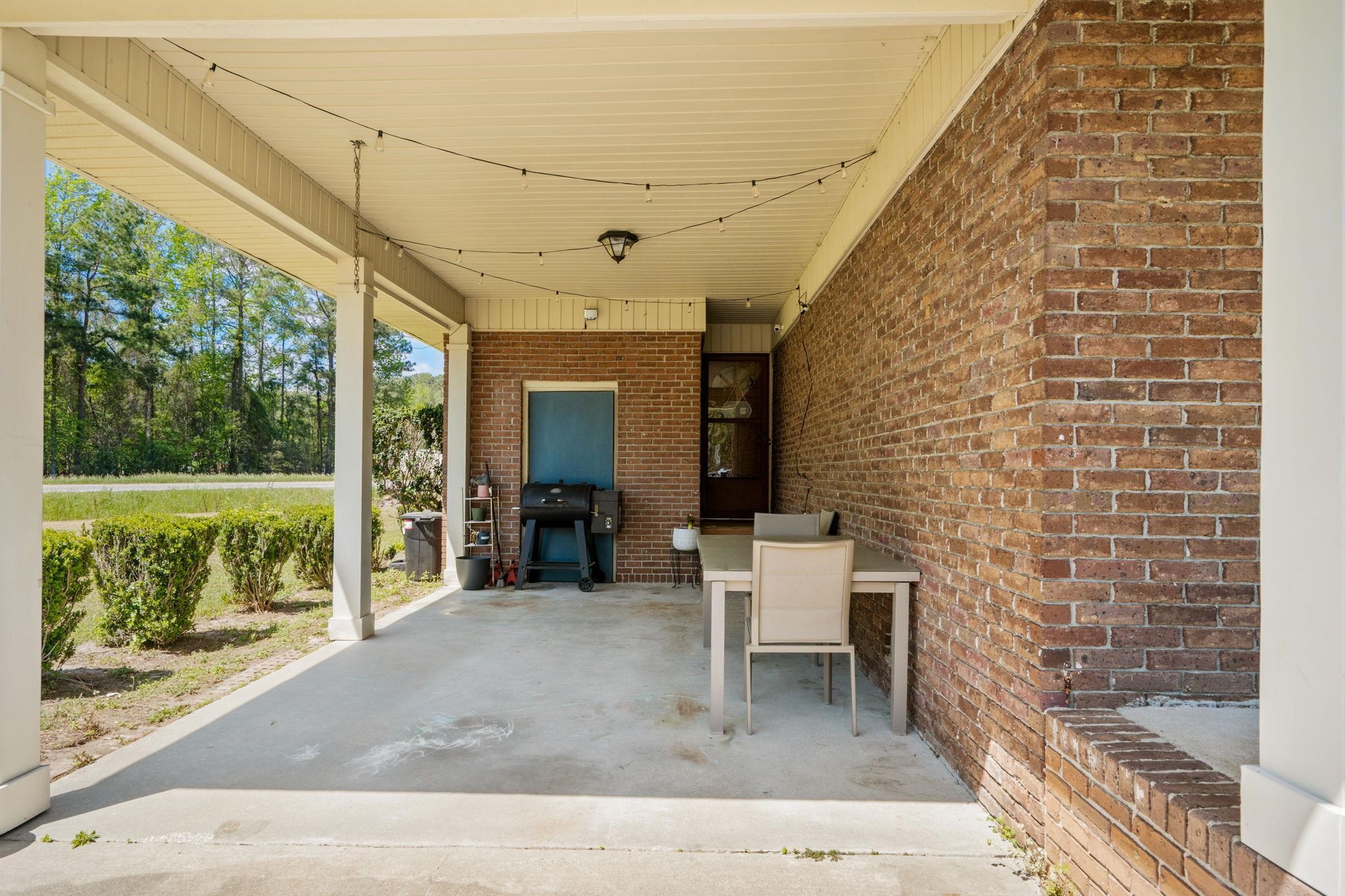 105 Twin City Circle Property Photo 23