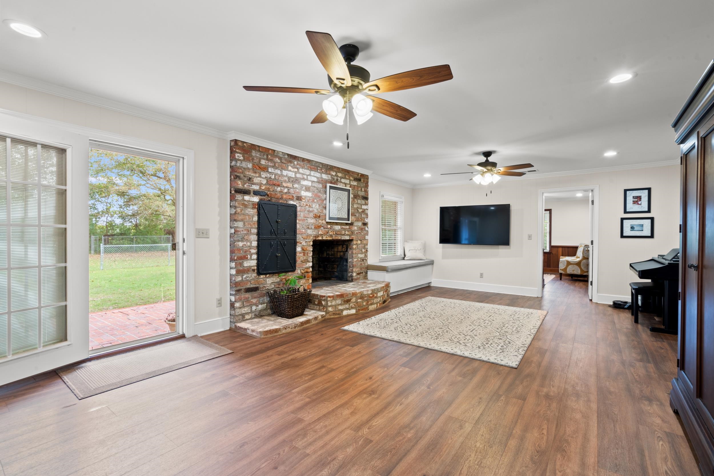 4867 Bluff Rd. Property Photo 22