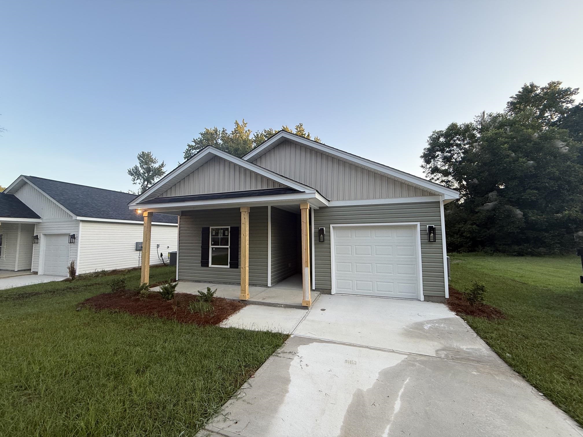 312 Huggins St Property Photo 1