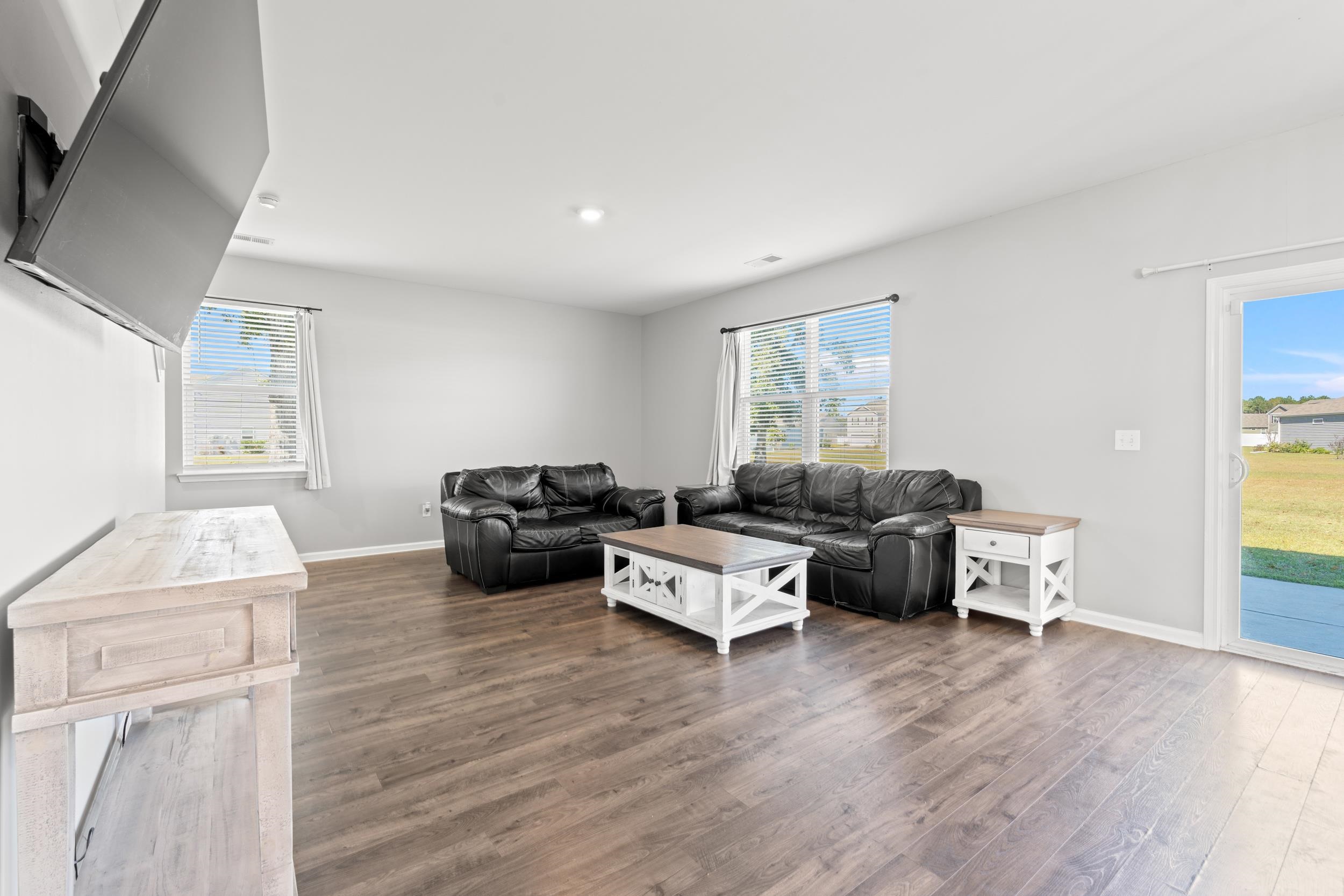 420 Sunforest Way Property Photo 2