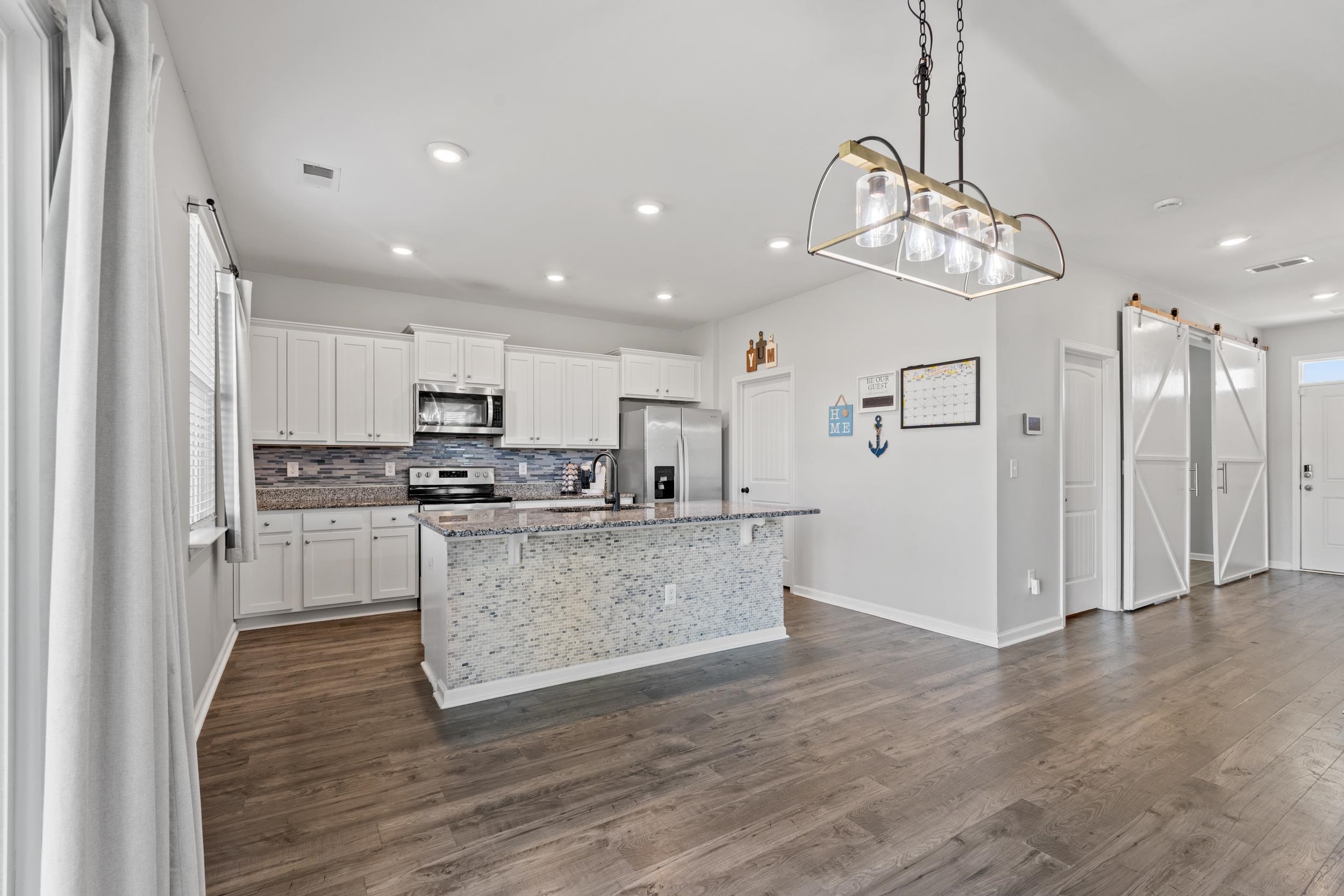 420 Sunforest Way Property Photo 6