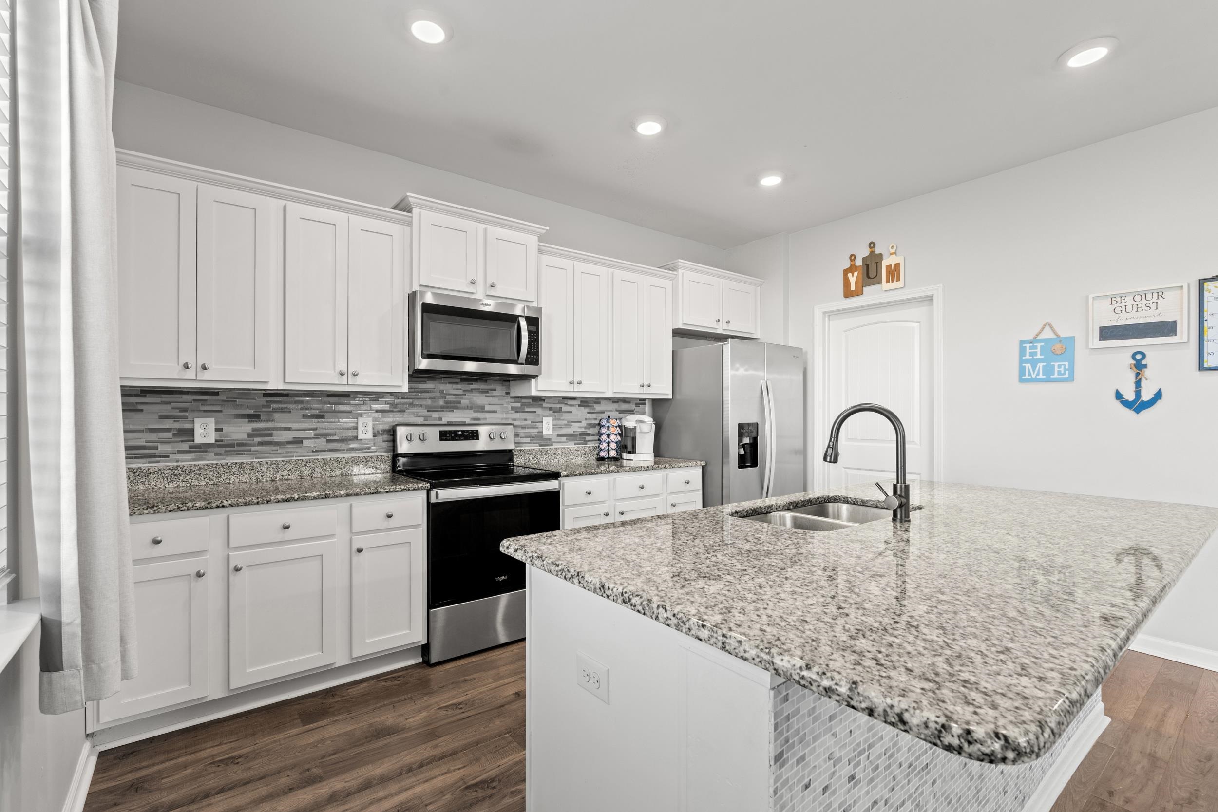 420 Sunforest Way Property Photo 8