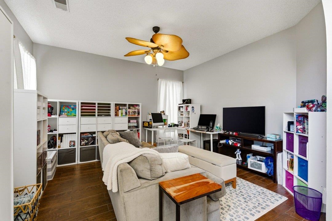 426 Blackberry Ln. Property Photo 8