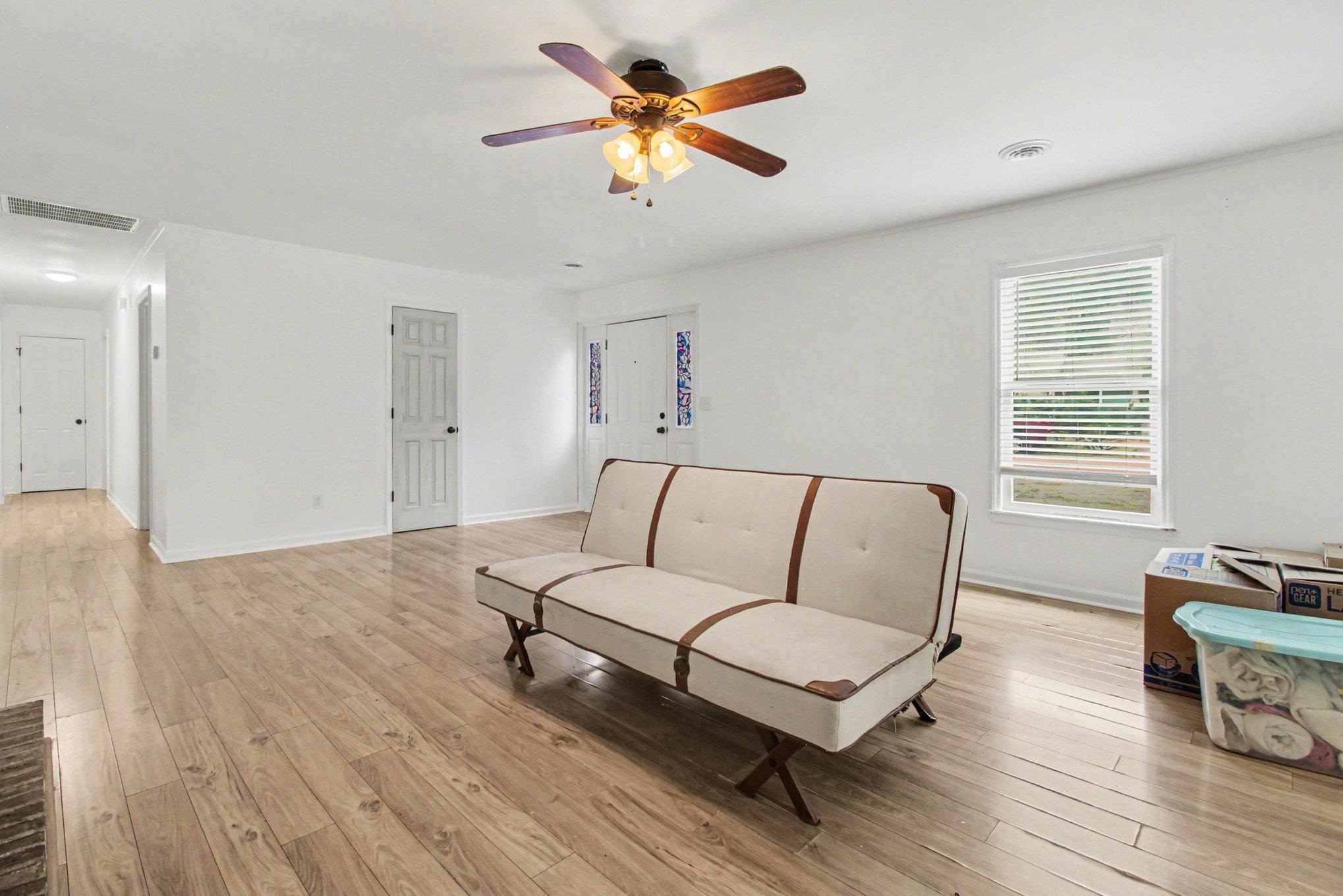 129 Brookgate Dr. Property Photo 9