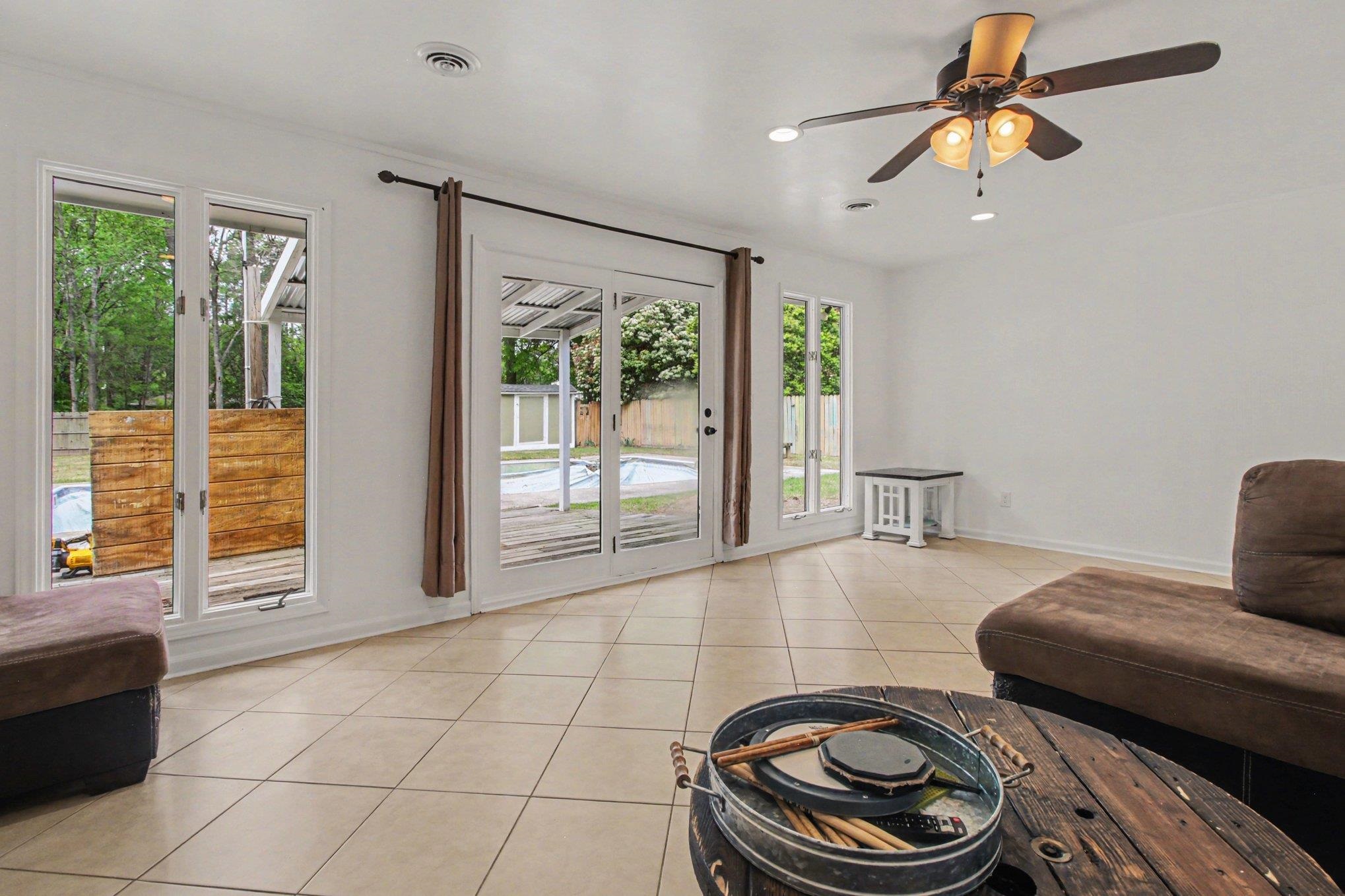 129 Brookgate Dr. Property Photo 15