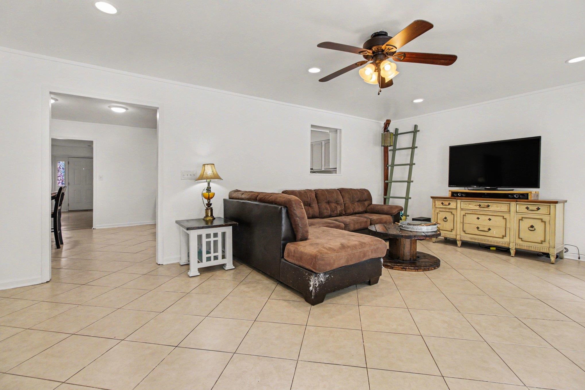 129 Brookgate Dr. Property Photo 16