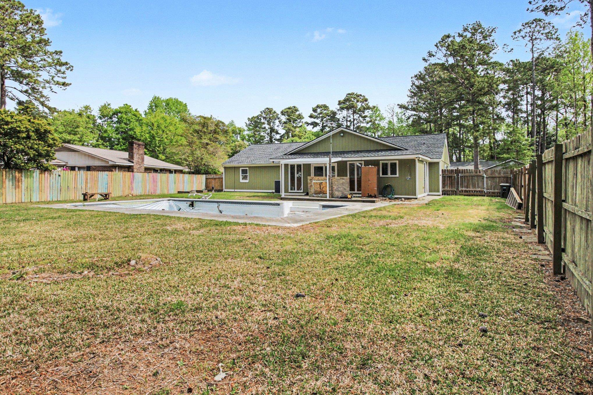 129 Brookgate Dr. Property Photo 31