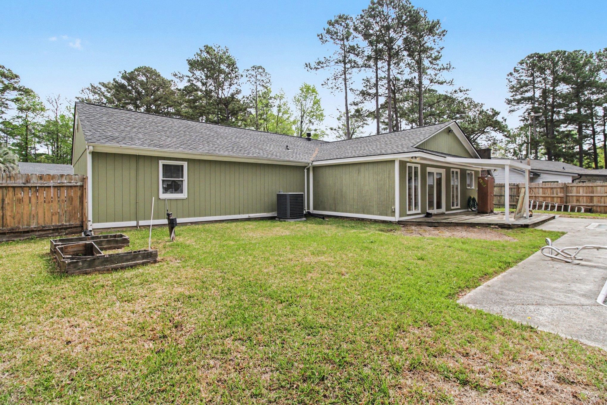 129 Brookgate Dr. Property Photo 32