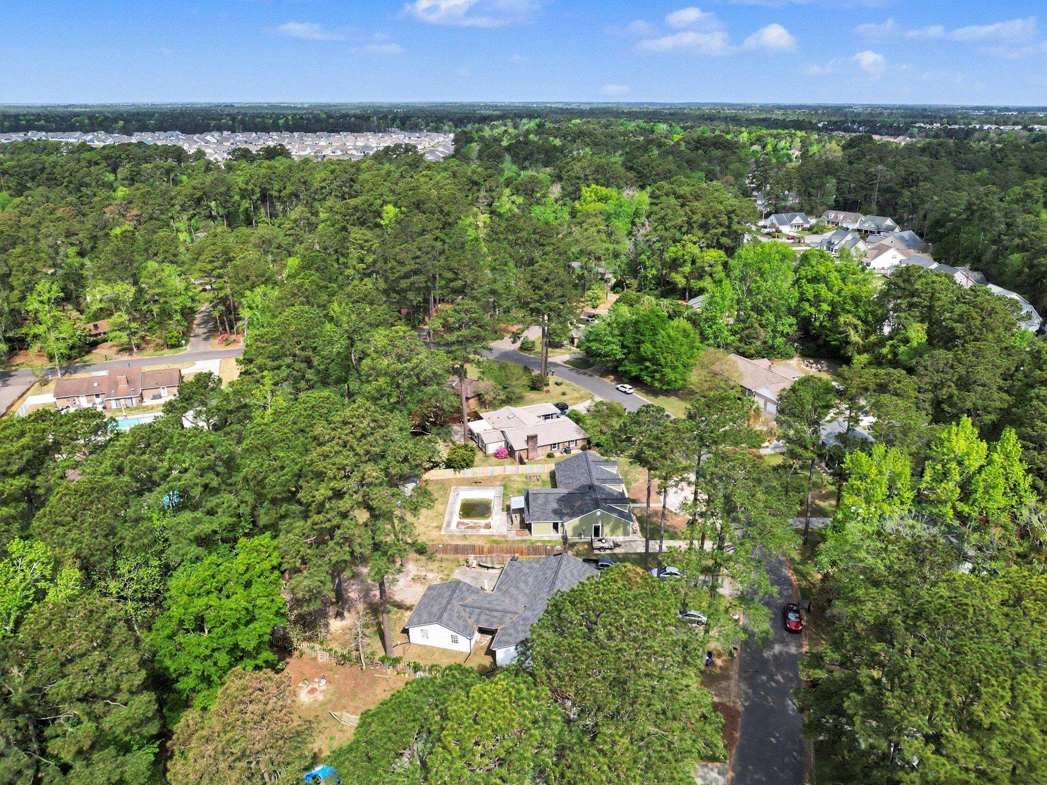 129 Brookgate Dr. Property Photo 37
