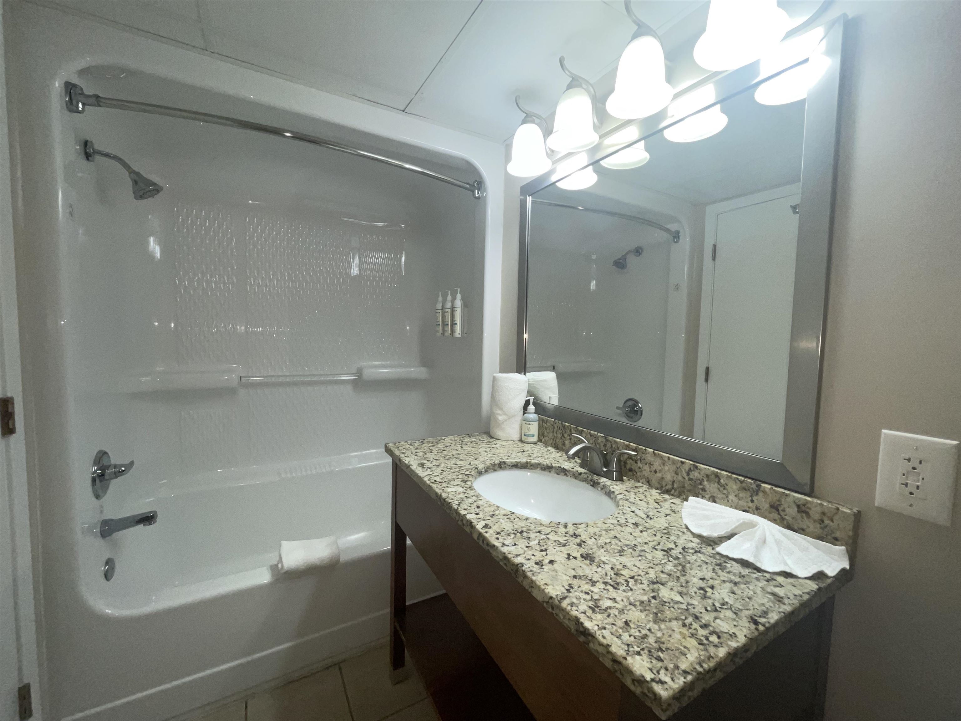 2000 N Ocean Blvd. Property Photo 12