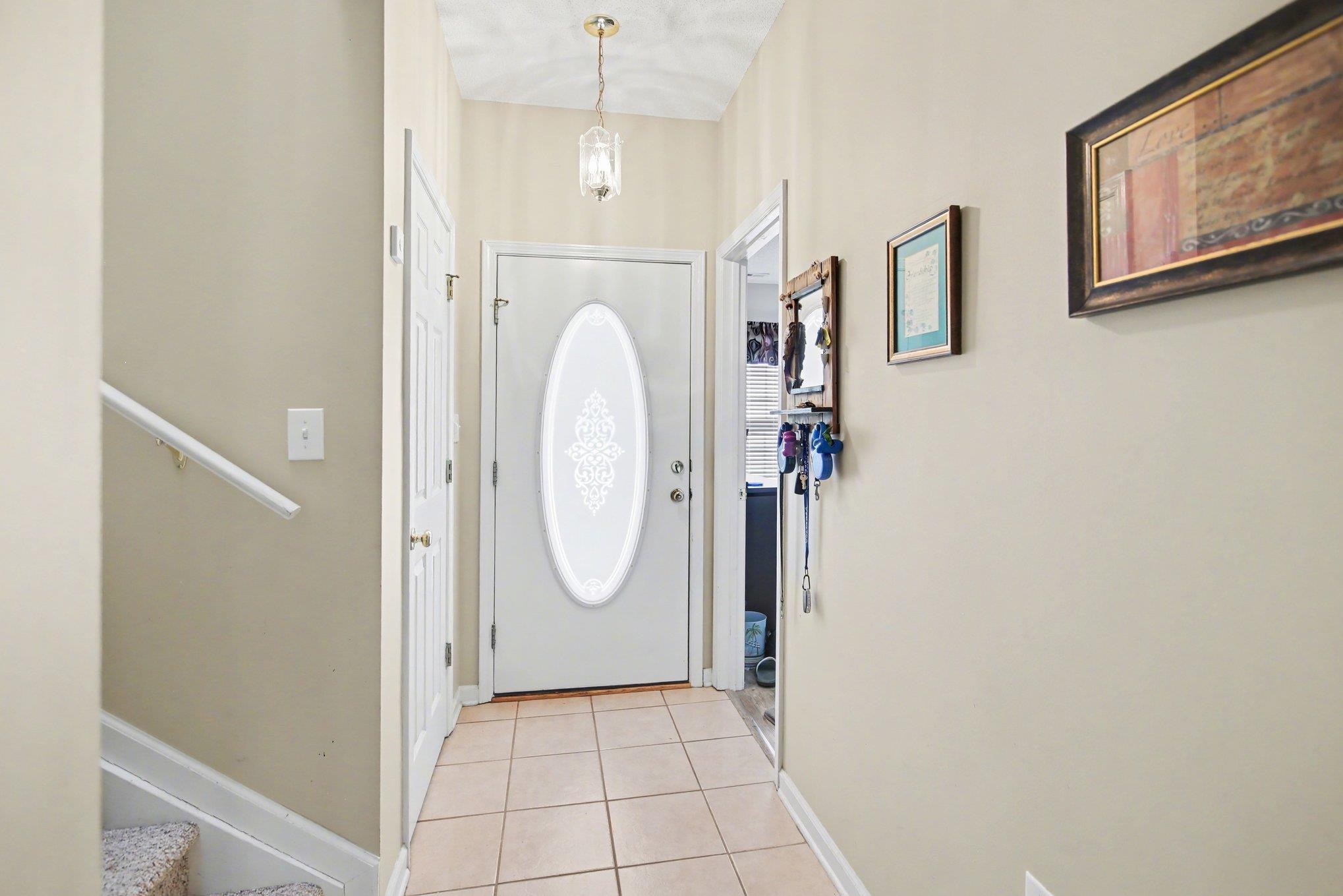 425 Colonial Trace Dr. Property Photo 9