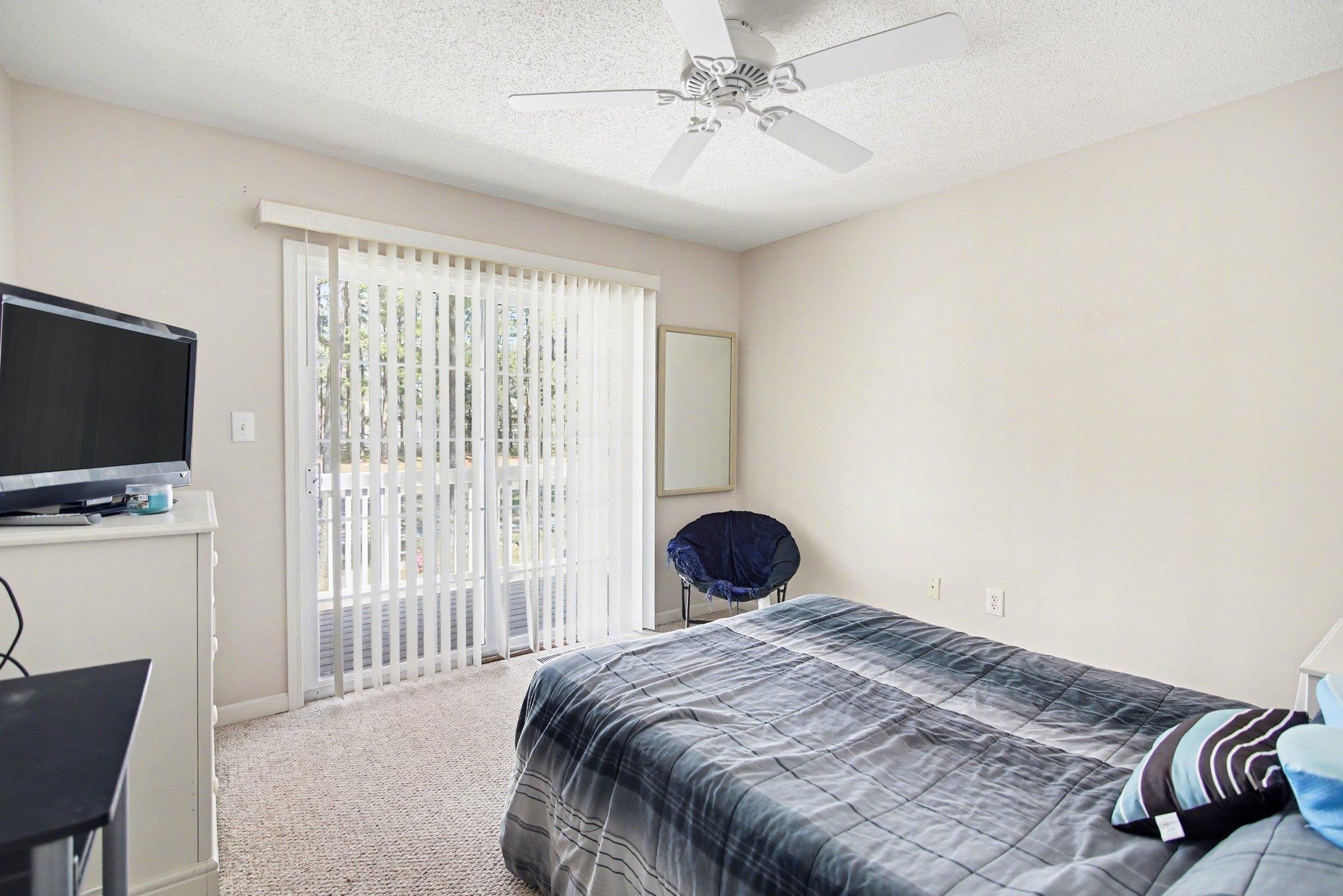 425 Colonial Trace Dr. Property Photo 14