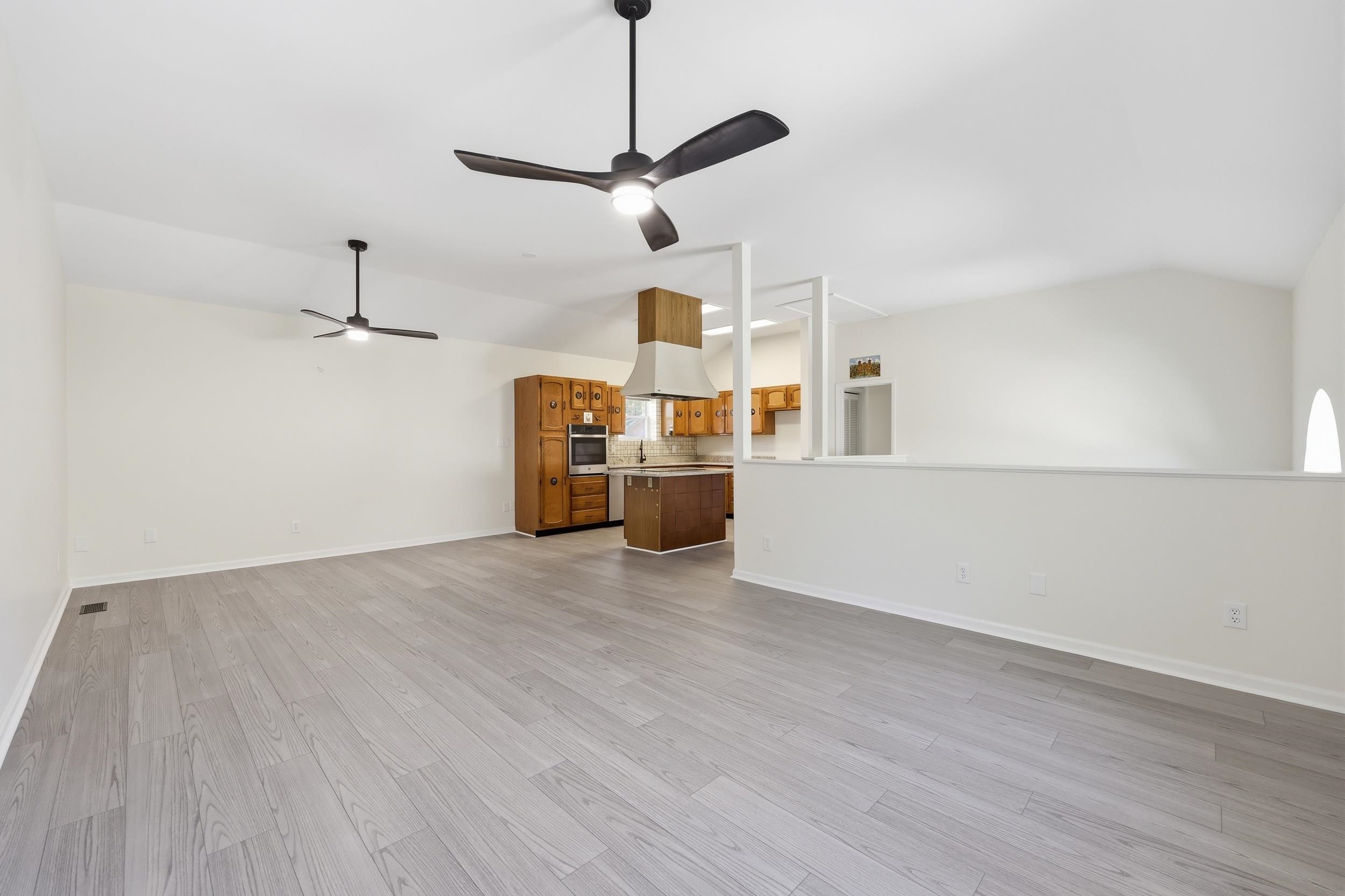 2227 Jefferson Circle Property Photo 6