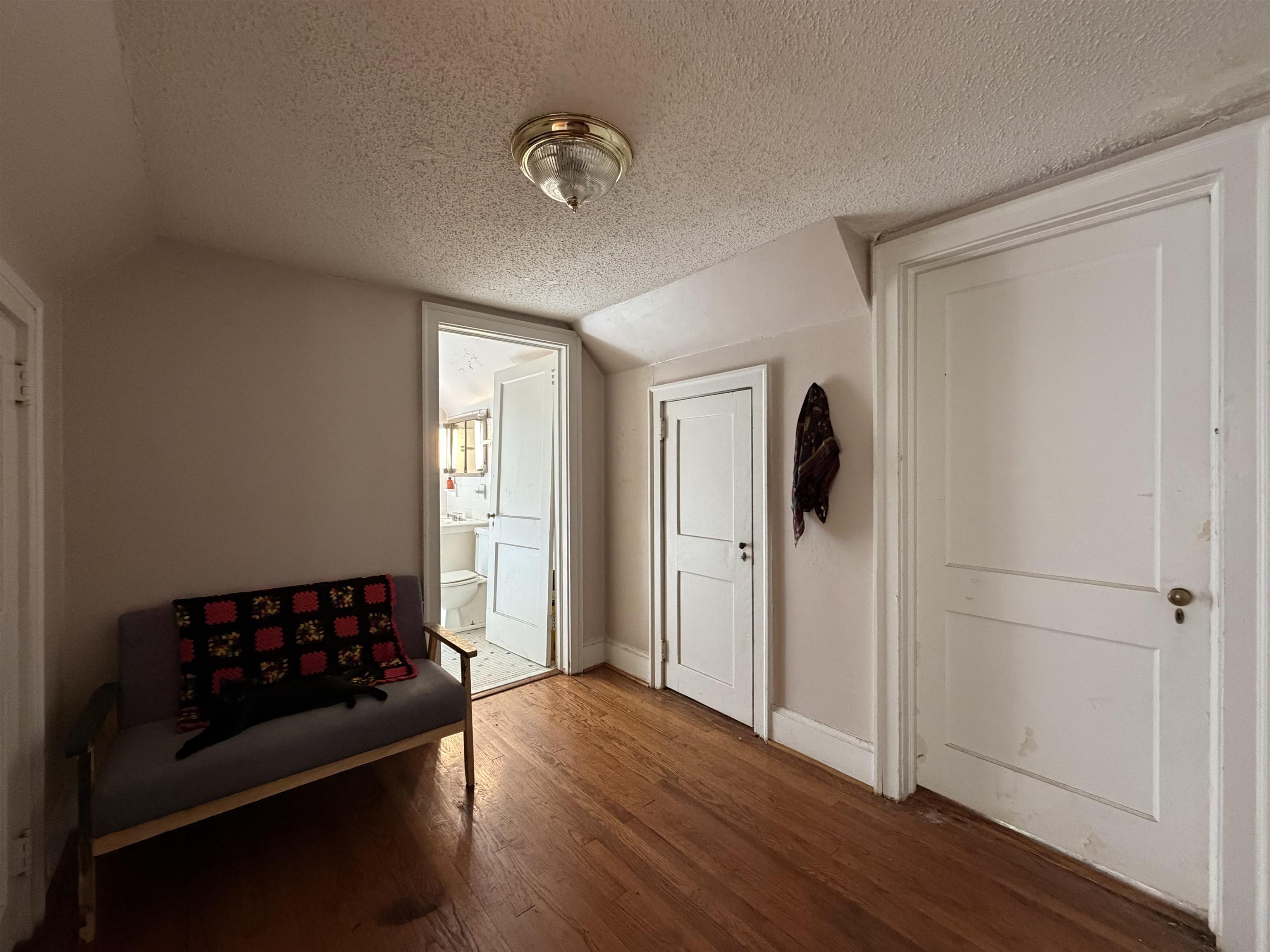605 E Main St. Property Photo 6